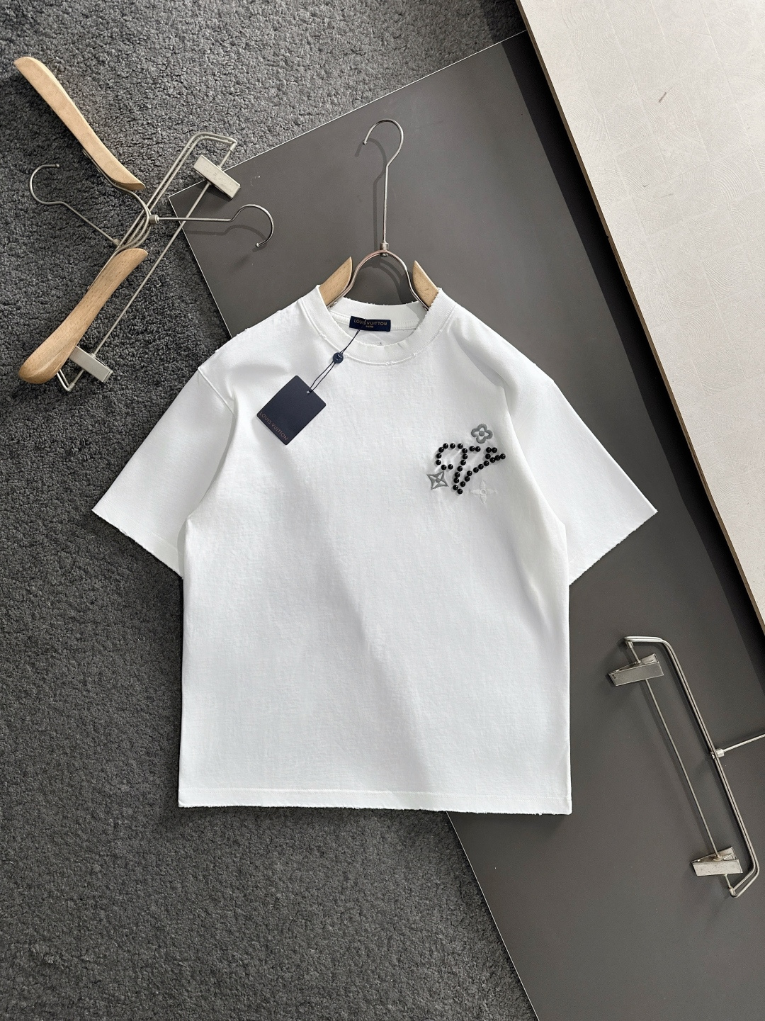 （高版本）1V 2026SS春夏最新款圆领时尚短袖T恤，官网同步，专柜纯棉面料！贴肤舒适，耐看又好穿，领