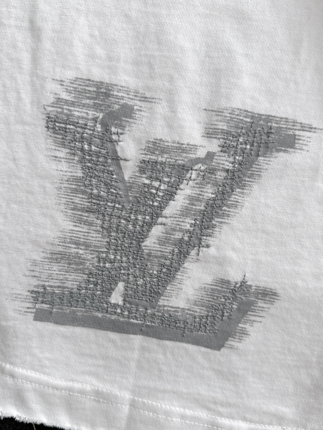 （高版本）1V 2026SS春夏最新款圆领时尚短袖T恤，官网同步，专柜纯棉面料！贴肤舒适，耐看又好穿，领