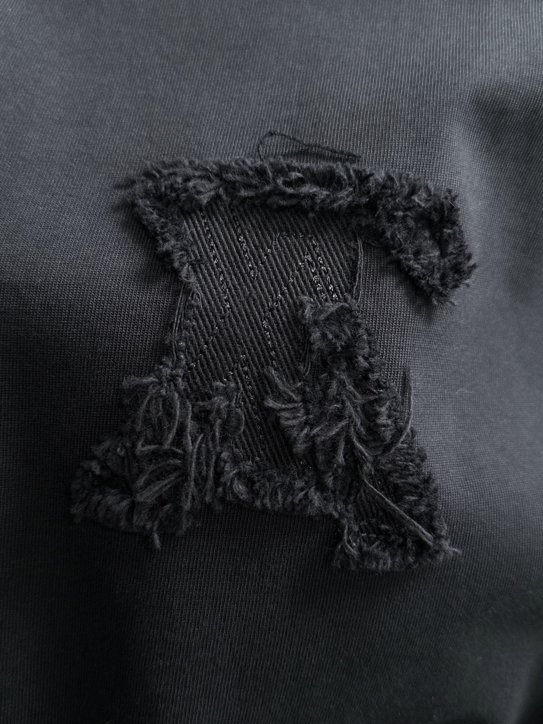 （高版本）1V 2026SS春夏最新款圆领时尚短袖T恤，官网同步，专柜纯棉面料！贴肤舒适，耐看又好穿，领