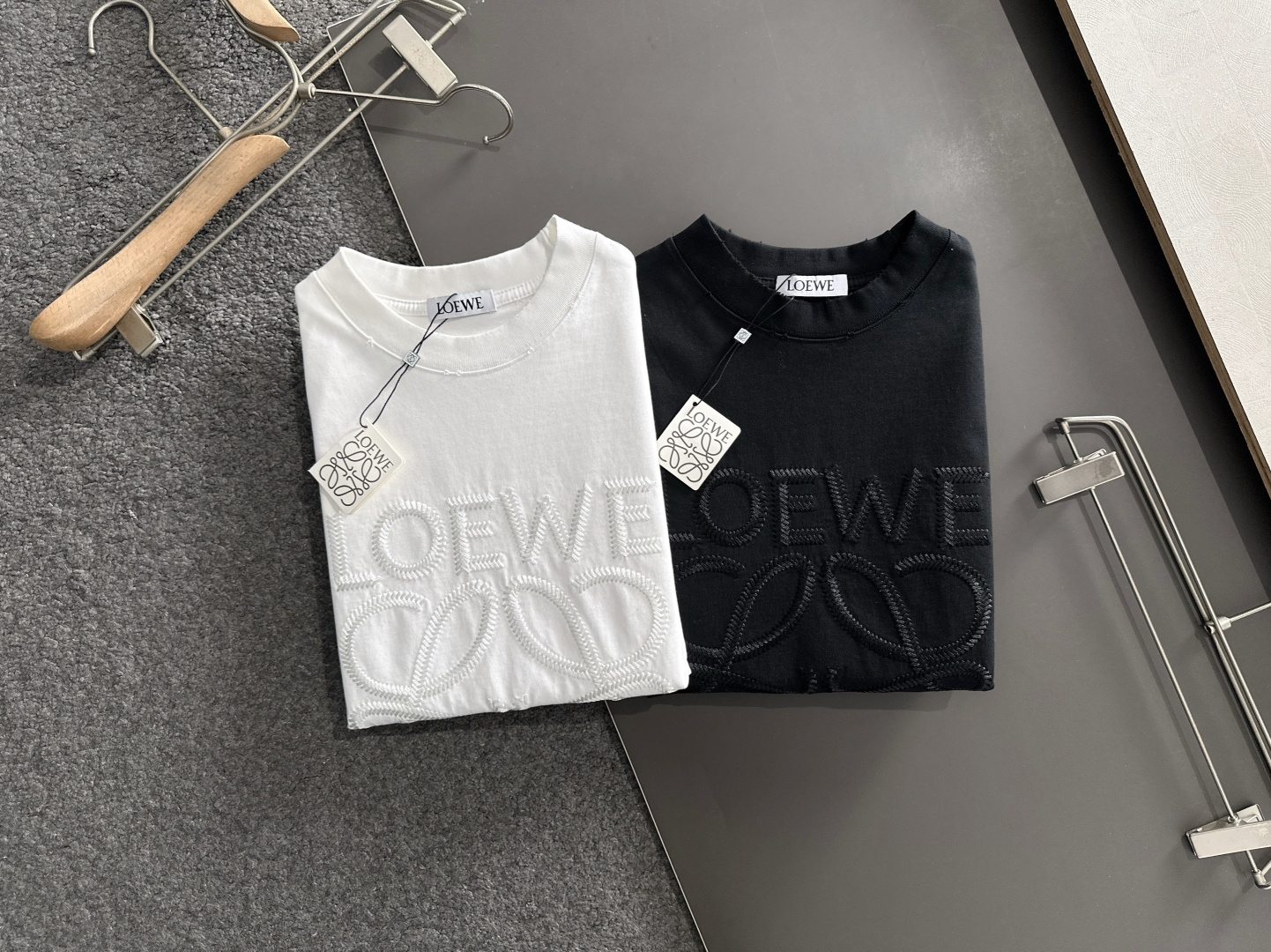 （高版本）LOW 2026SS春夏最新款圆领时尚短袖T恤，官网同步，专柜纯棉面料！贴肤舒适，耐看又好穿，