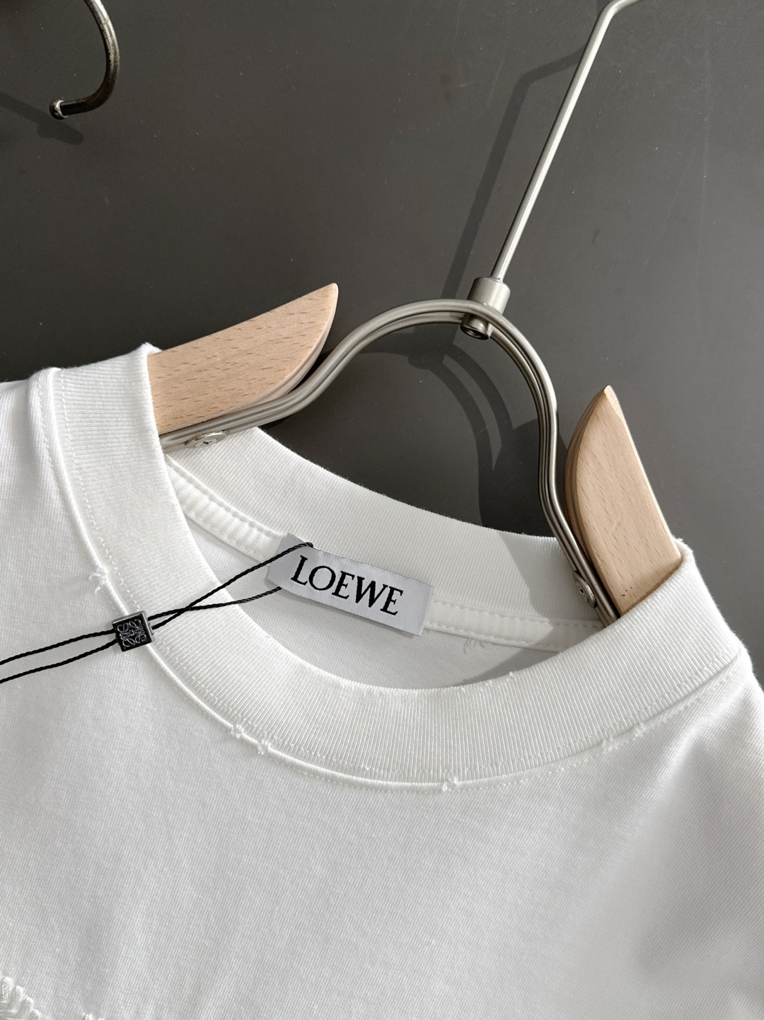 （高版本）LOW 2026SS春夏最新款圆领时尚短袖T恤，官网同步，专柜纯棉面料！贴肤舒适，耐看又好穿，