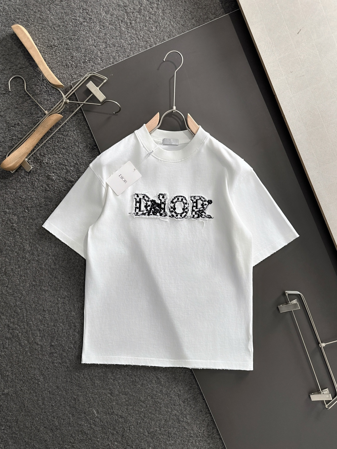 （高版本）CD 2026SS春夏最新款圆领时尚短袖T恤，官网同步，专柜纯棉面料！贴肤舒适，耐看又好穿，领