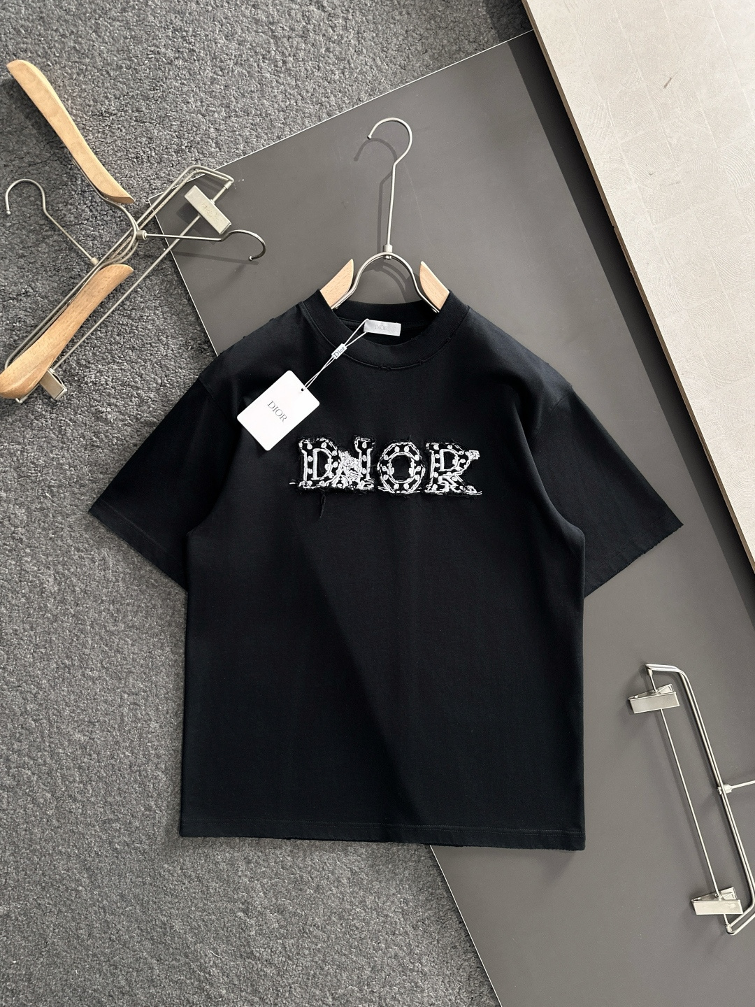 （高版本）CD 2026SS春夏最新款圆领时尚短袖T恤，官网同步，专柜纯棉面料！贴肤舒适，耐看又好穿，领