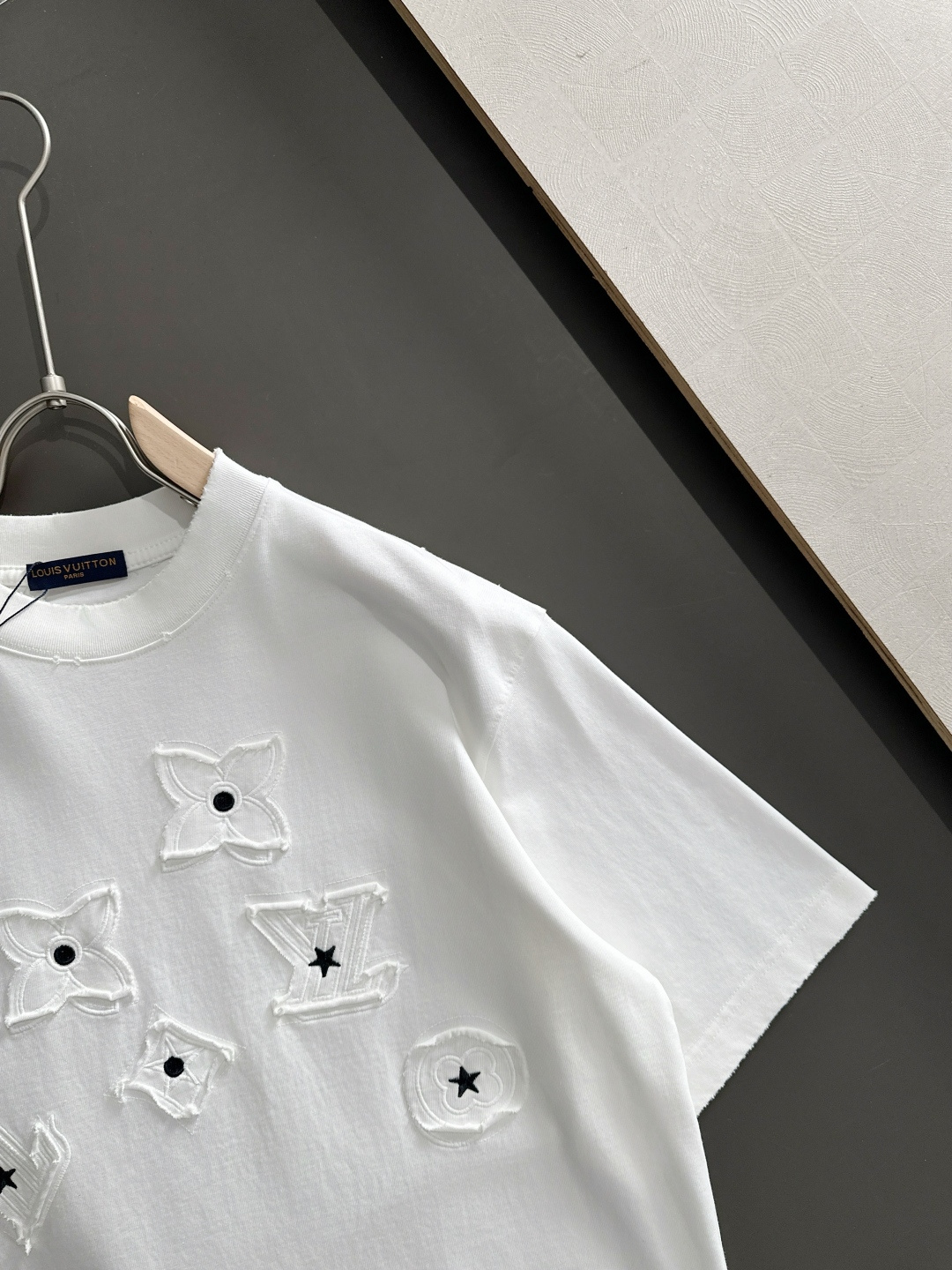 （高版本）1V 2026SS春夏最新款圆领时尚短袖T恤，官网同步，专柜纯棉面料！贴肤舒适，耐看又好穿，领