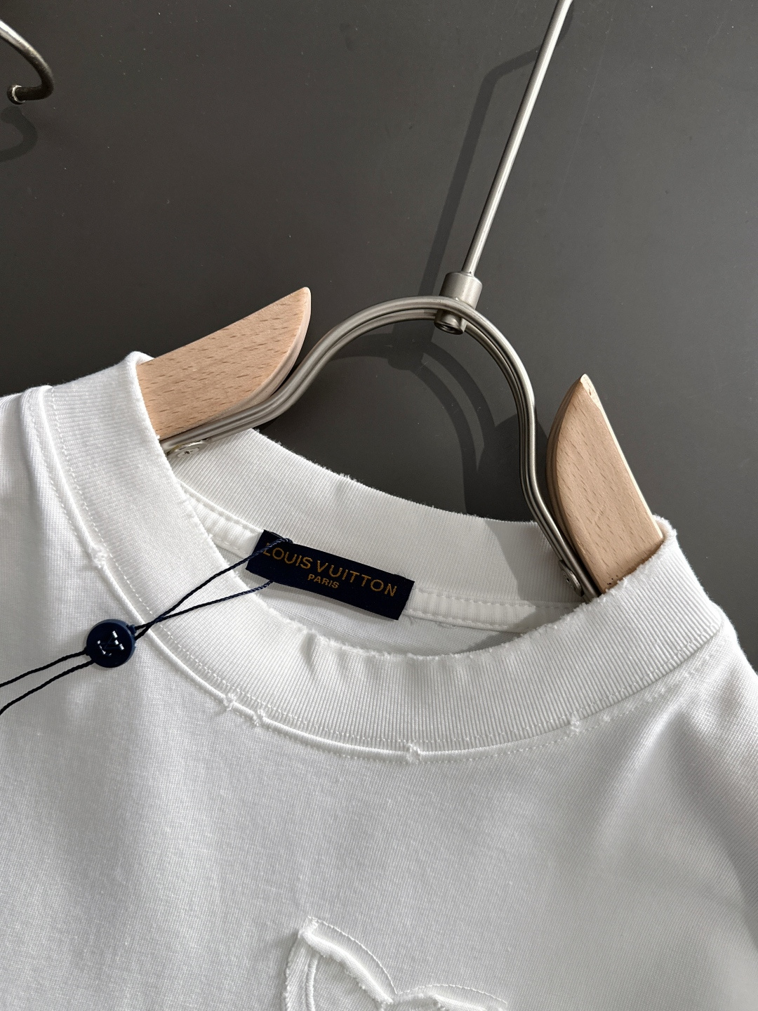 （高版本）1V 2026SS春夏最新款圆领时尚短袖T恤，官网同步，专柜纯棉面料！贴肤舒适，耐看又好穿，领