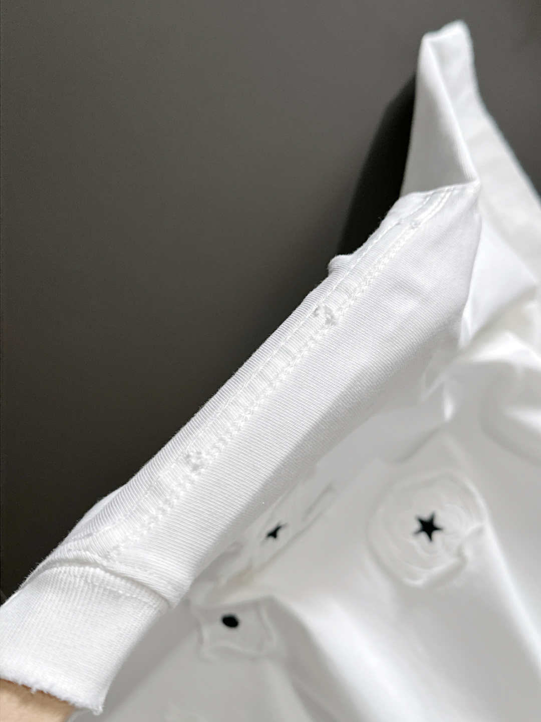 （高版本）1V 2026SS春夏最新款圆领时尚短袖T恤，官网同步，专柜纯棉面料！贴肤舒适，耐看又好穿，领