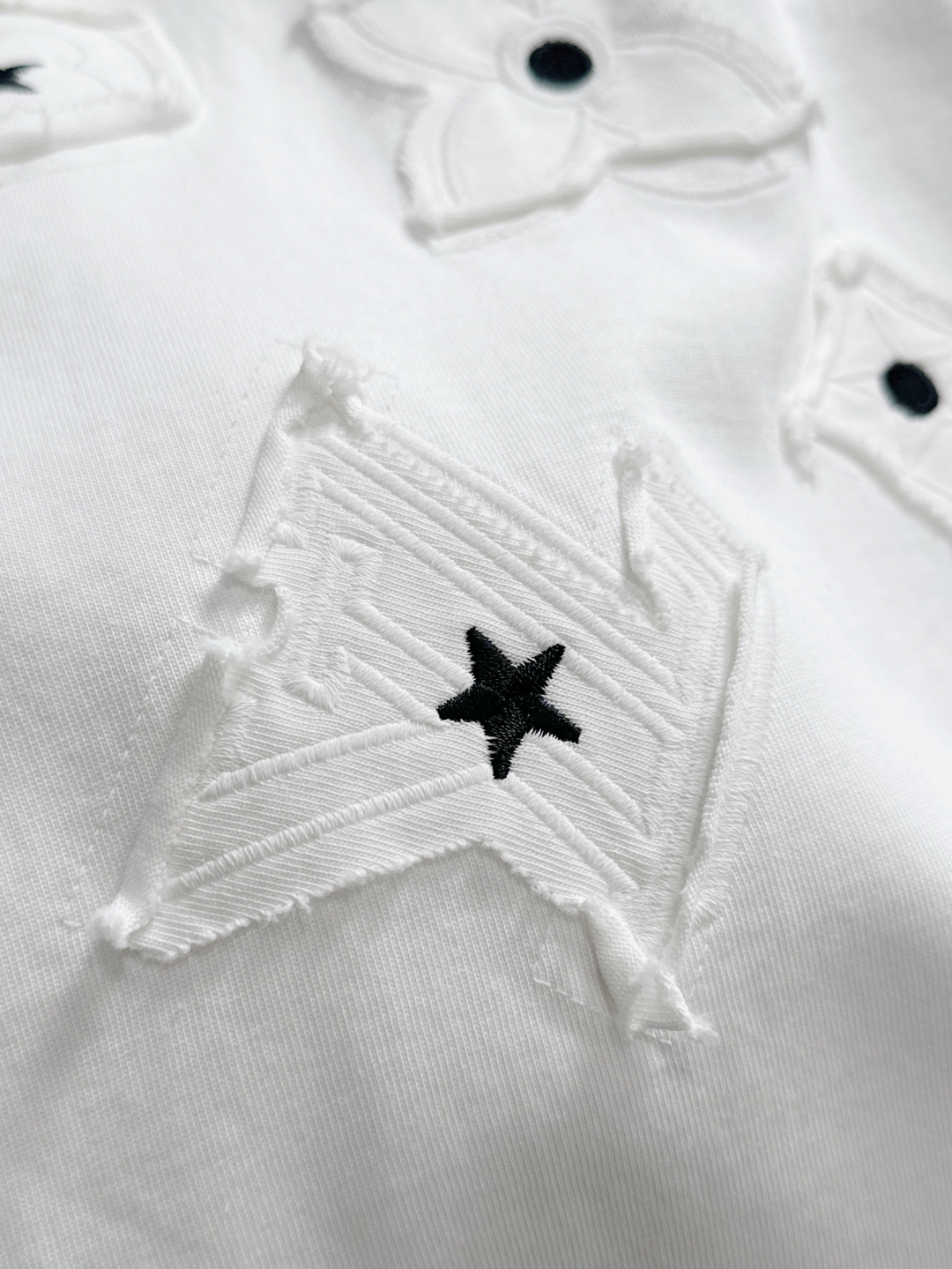 （高版本）1V 2026SS春夏最新款圆领时尚短袖T恤，官网同步，专柜纯棉面料！贴肤舒适，耐看又好穿，领