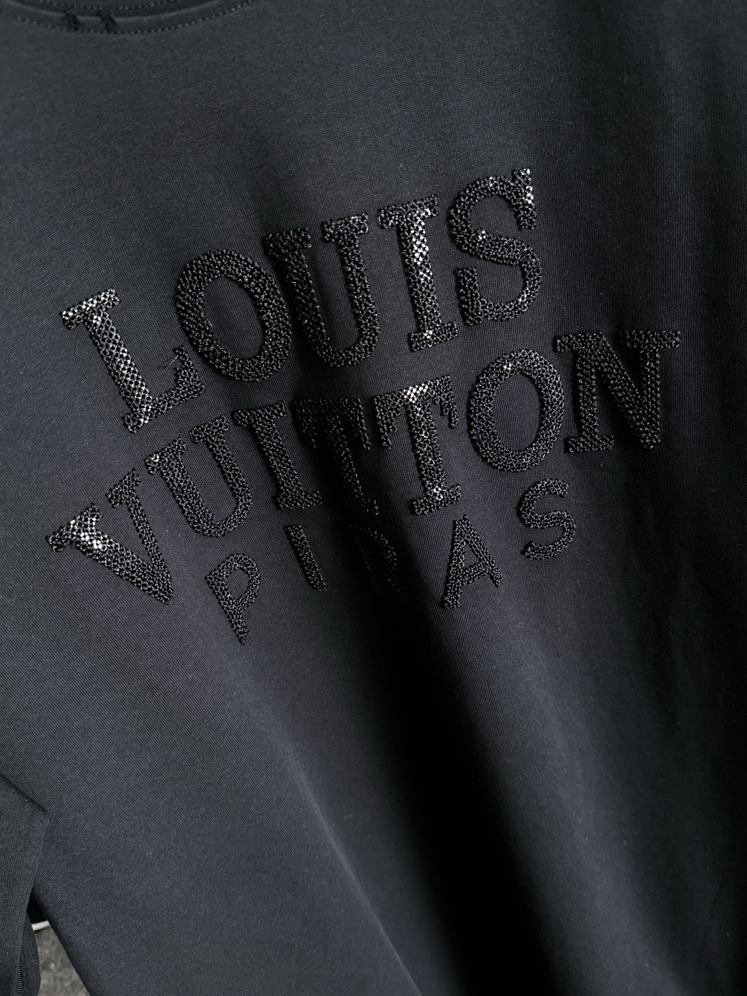 （高版本）1V 2026SS春夏最新款圆领时尚短袖T恤，官网同步，专柜纯棉面料！贴肤舒适，耐看又好穿，领