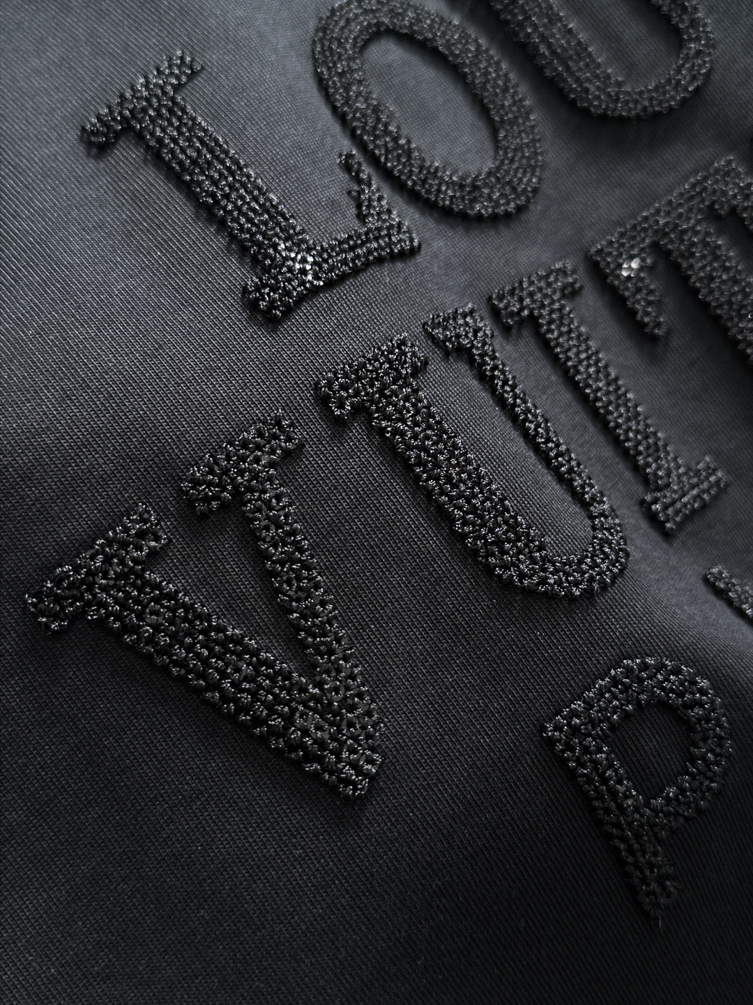 （高版本）1V 2026SS春夏最新款圆领时尚短袖T恤，官网同步，专柜纯棉面料！贴肤舒适，耐看又好穿，领