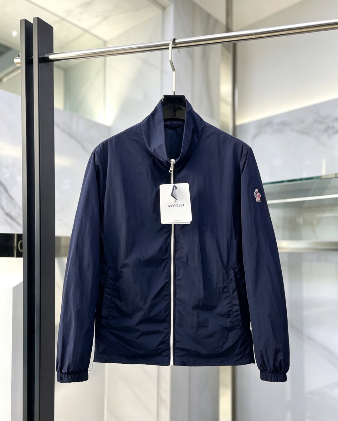 NO:957324,,, Mengkou Same style as the official website, complete with three labels, sold in advance. 2026 new autumn men's jackets, complete with three labels, high-end version. Custom-made fabrics at the counter. Highly breathable and comfortable, impeccable details, brand element design concept, reflecting high quality. Delicate and soft feel. Casual tailoring, excellent upper body size. M～3XL, can wear 200 pounds,,Moncler,jackets & coats,jackets & coats,19860909,,蒙口 官网同款,三标齐全,提前发售 2026秋季新款男士夹克外套,原单三标齐全高端版本 专柜定制面料 透气舒适度高,细节无可挑剔,品牌元素设计理念,体现高品质.手感细腻柔软 呈现休闲裁剪,上身版型超赞 码数M～3XL 可穿200斤,,Moncler,jackets & coats,jackets & coats,,Men's clothing