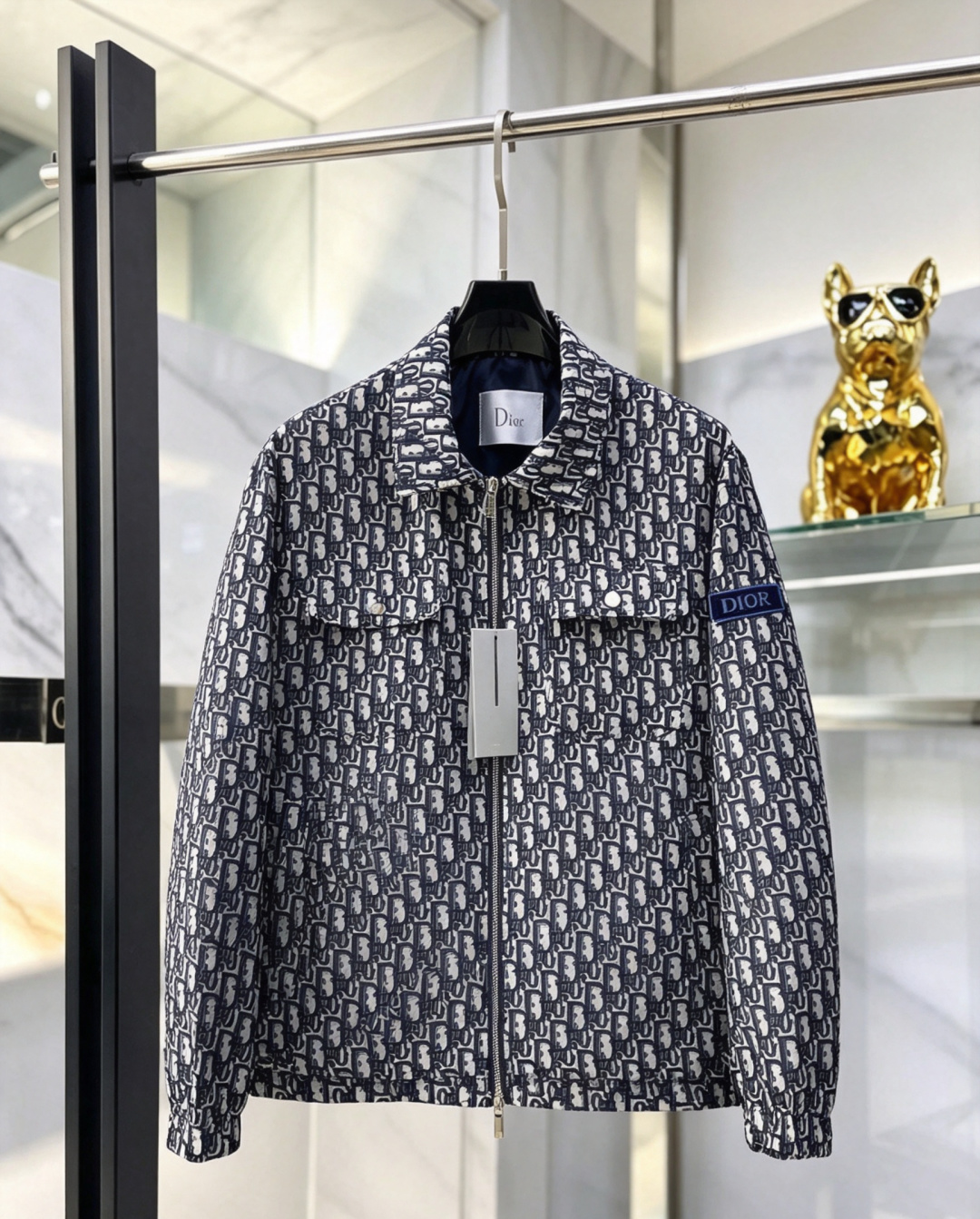NO:957333,,, Dior official website, same style, complete with three labels, on sale in advance, 2026 new autumn men's jackets, original three labels, high-end version, counter-customized fabrics, highly breathable and comfortable, impeccable details, brand element design concept, reflecting high quality. Delicate and soft feel, casual tailoring, excellent upper body size, M~3XL, can wear 200 pounds,, dior, jackets & coats, jackets & coats,19860909,,迪奥 官网同款,三标齐全,提前发售 2026秋季新款男士夹克外套,原单三标齐全高端版本 专柜定制面料 透气舒适度高,细节无可挑剔,品牌元素设计理念,体现高品质.手感细腻柔软 呈现休闲裁剪,上身版型超赞 码数M～3XL 可穿200斤,,dior,jackets & coats,jackets & coats,,Men's clothing