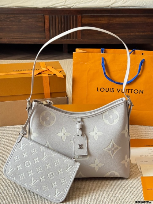 Louis Vuitton Carryall Bag with Wide Strap and Coin Purse - 29 x 22 cm 1 Louis Vuitton Carryall Bag with Wide Strap and Coin Purse - 29 x 22 cm
