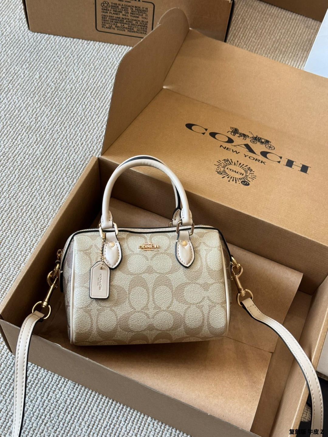 复刻版 牛皮 Coach｜mini Rowan新款 蔻驰原单 枕头包，ykk原单五金搭配精致面料 做工完美百搭神器🌈 专柜尺寸 18 13cm 飞机盒包装