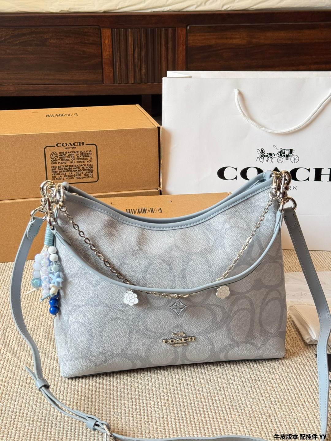 Versión de piel de vaca con colgante COACH ¡Nuevo! Laurel bolso vagabundo, el clásico bolso luna de Kouchi, c…