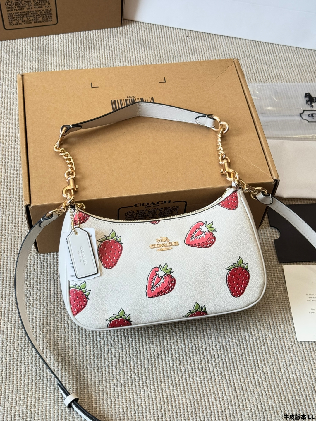Versión de cuero Coach fresa🍓el bolso de axila más popular de Coach, aquí está, la serie Teri, el bolso de a…