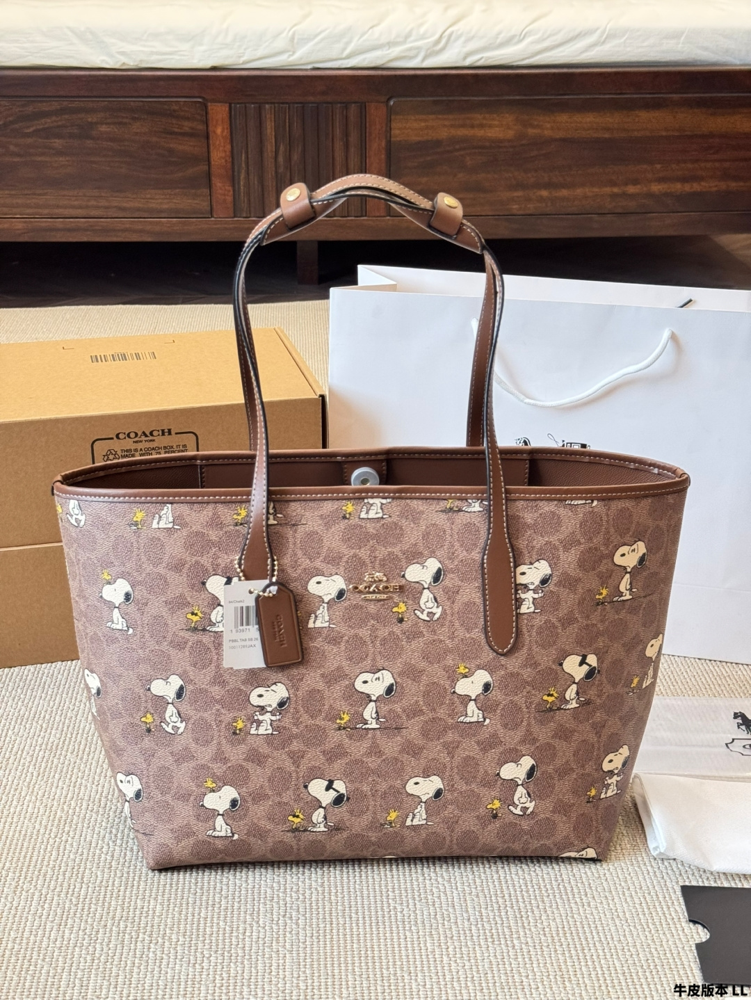 Versión de cuero Coach & city tote Snoopy clásico tote de mano y hombro, nuevo estilo Coach, tote, estilo outlet, nuevo…