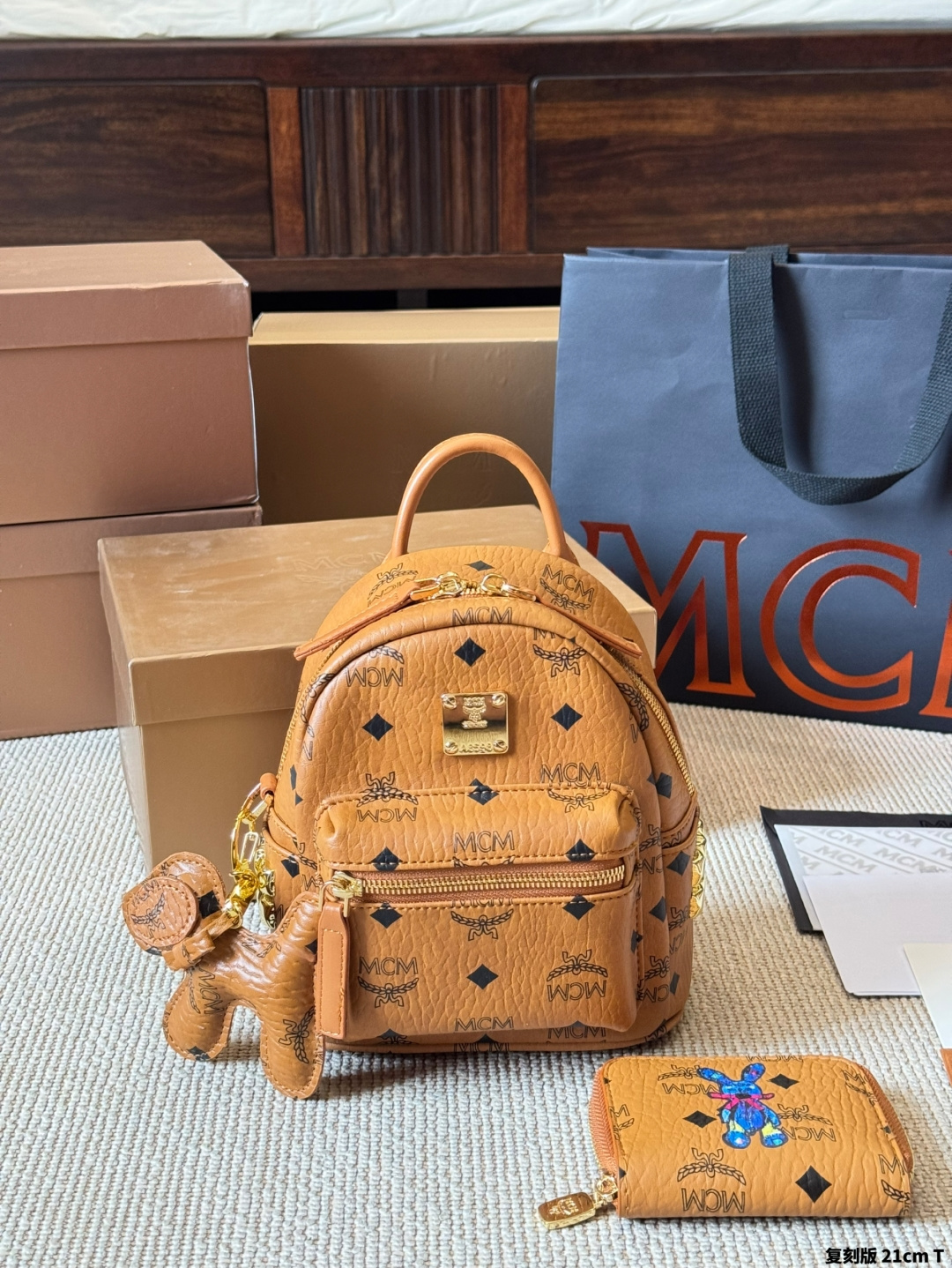 Versión de cuero p145 (con caja), clásico ✈✈ bolso de espalda MCM original llegó ✨ M C M ✨ modelo 2024 🇰🇷 nuevo bolso…
