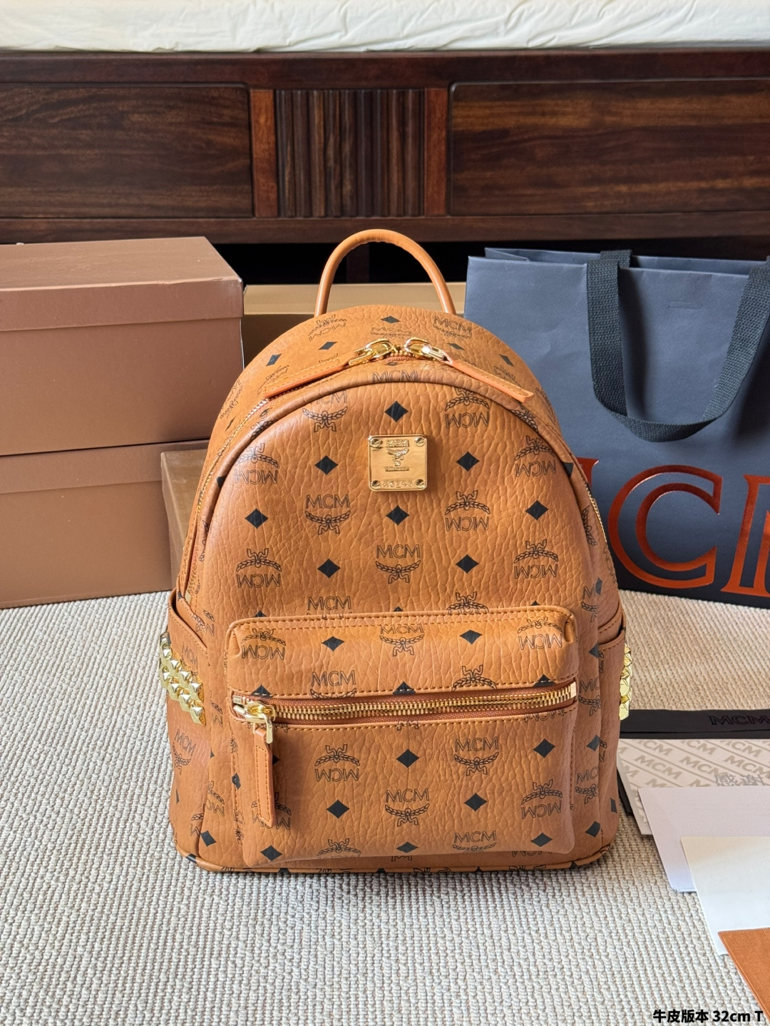 Versión de cuero p160, clásico ✈✈ bolso de espalda MCM original llegó ✨ M C M ✨ modelo 2024 🇰🇷 nuevo bolso de espalda…