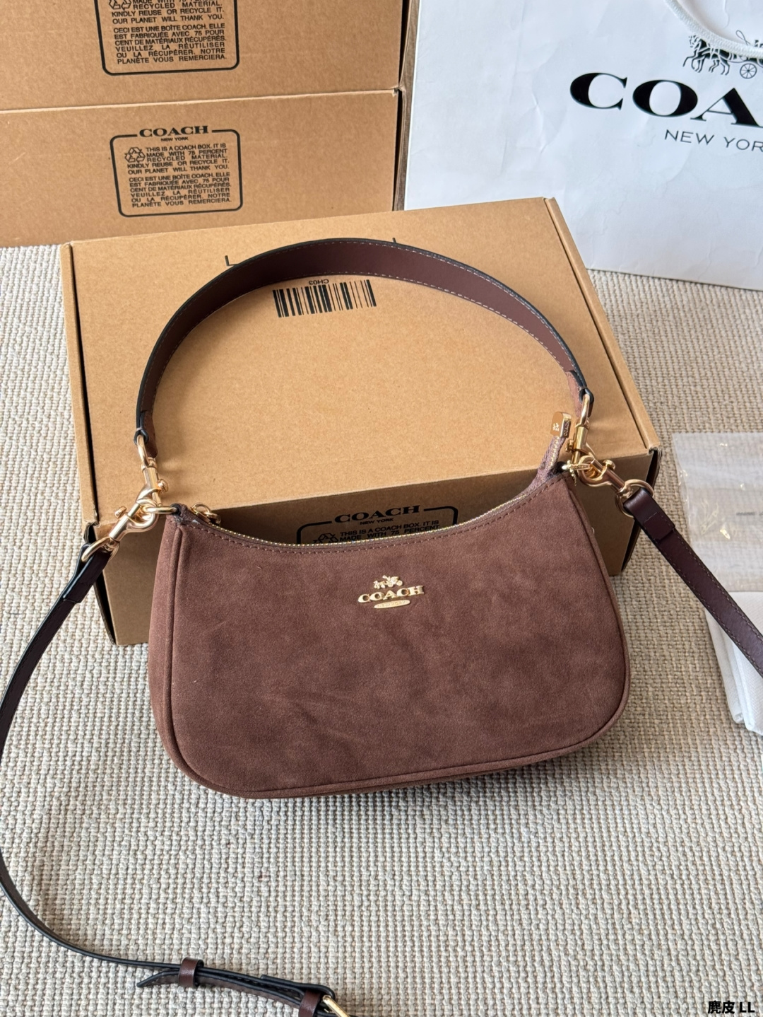 Gamuza Coach蔻驰｜ Bolso de axila Teri 24 de gamuza El bolso de axila más popular de la serie Teri, una versión mejorada d…