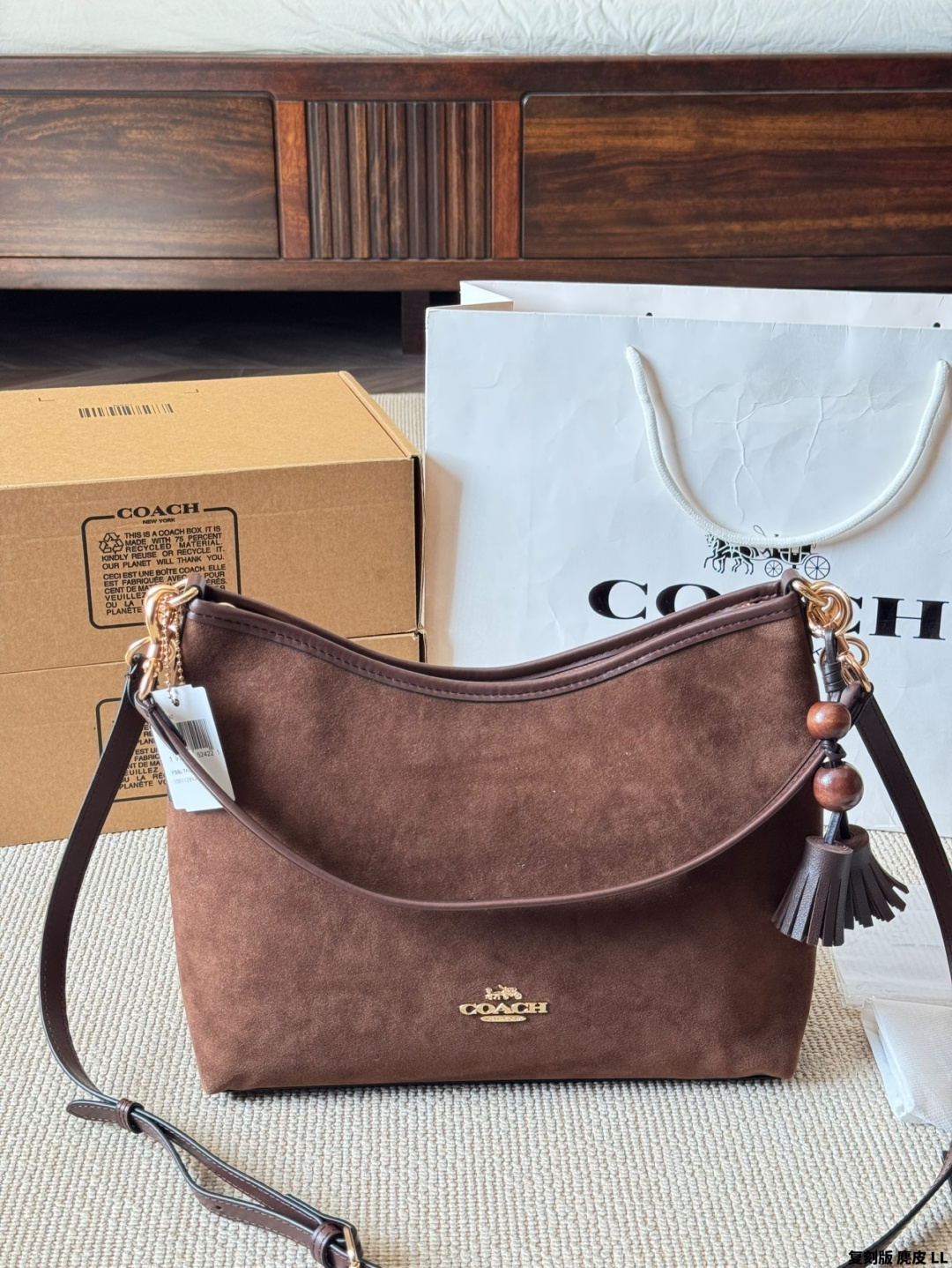 Edición réplica, gamuza (con colgante) COACH 蔻驰 | bolso de viaje Laurel de gamuza, el clásico bolso luna de 蔻驰, con más…