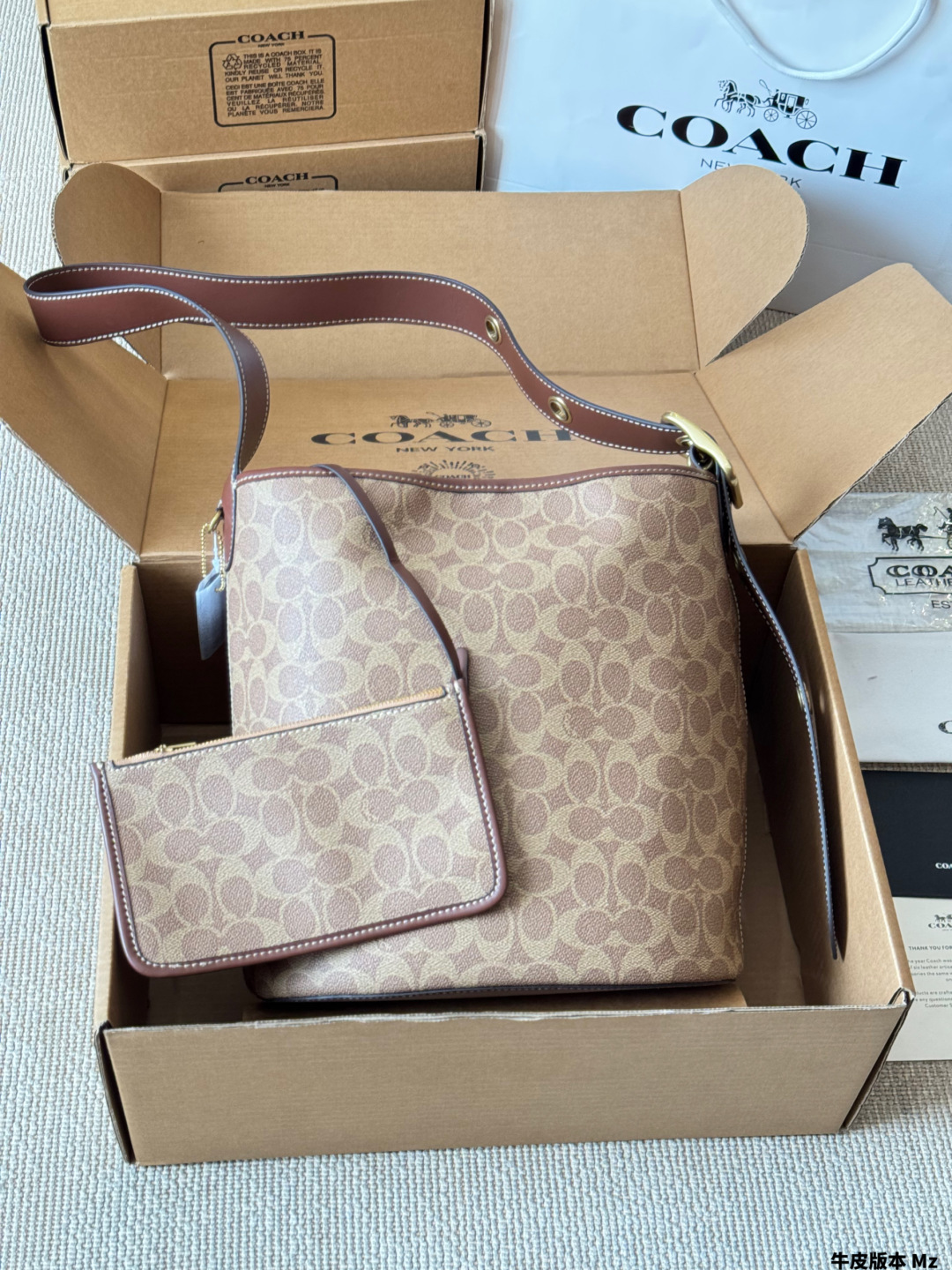 Versión de piel de vaca Coach | bolso Bleecker, llevar el bolso Coach Bleecker de cuero curtido muy suave, lleno de tex…