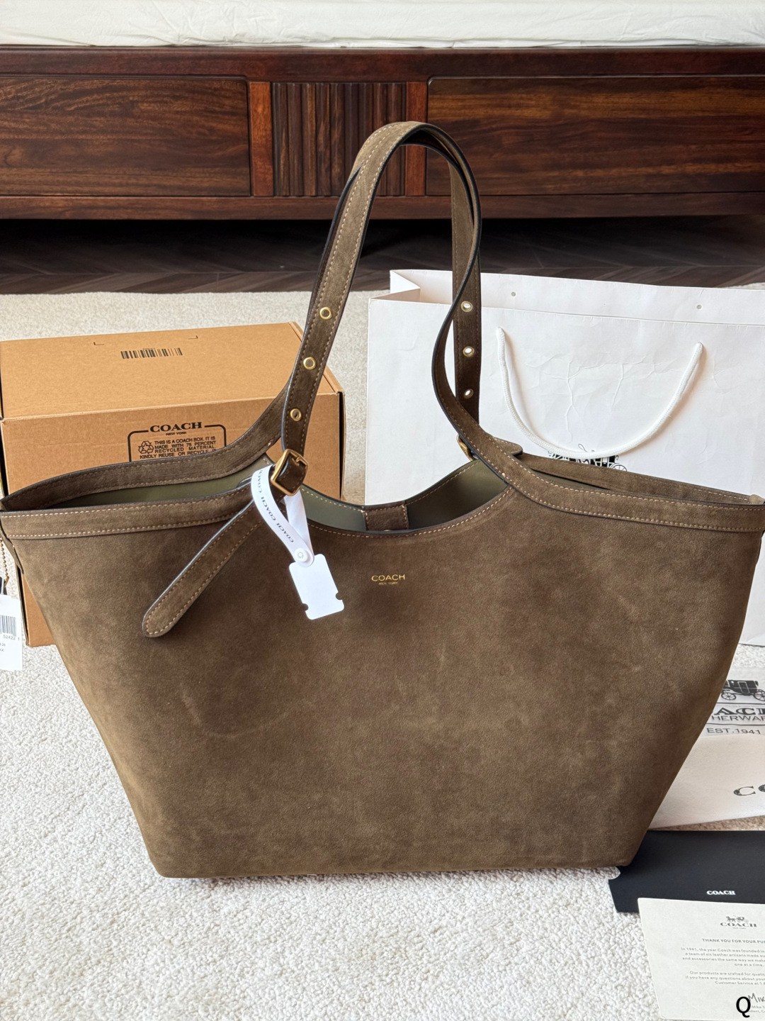 COACH Gramercy bolso tote de gamuza, COACH Gramercy bolso tote de gamuza, material de gamuza marrón cálido, suave y del…