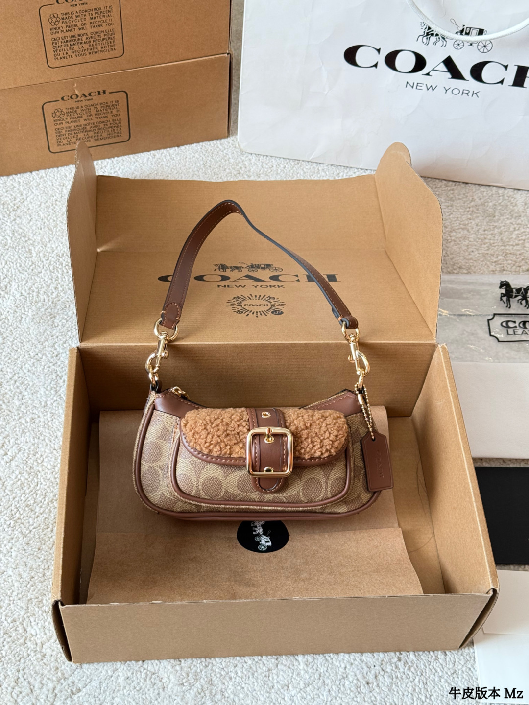 Versión de piel de vaca Coach Ashton bolso de mano combinado, este bolso de mano Coach Ashton combinado, clásica lona S…