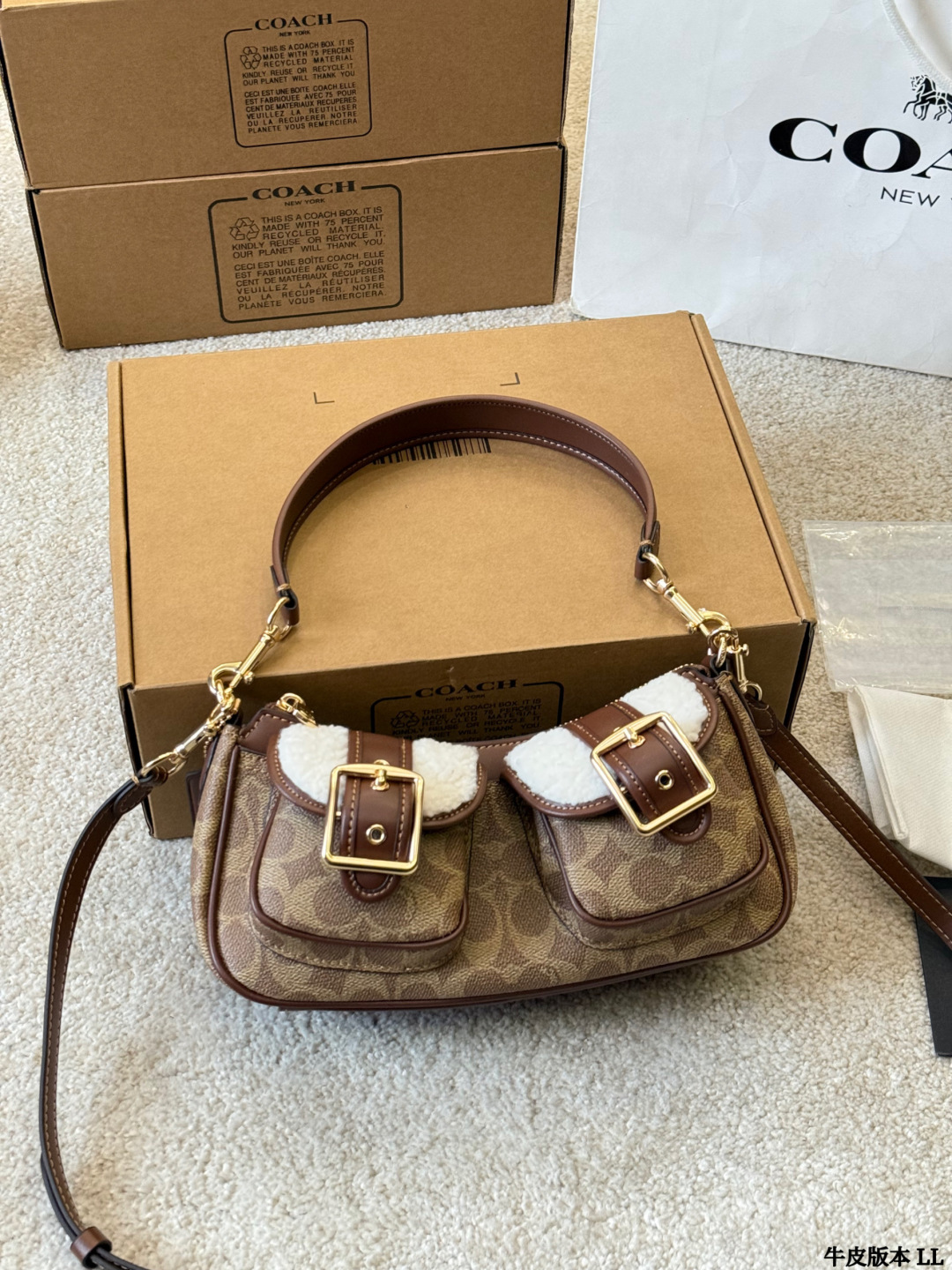 Versión cuero COACH｜Ashton bolso baguette Nuevo bolso baguette, estilo motero / estilo workwear; diferente y …