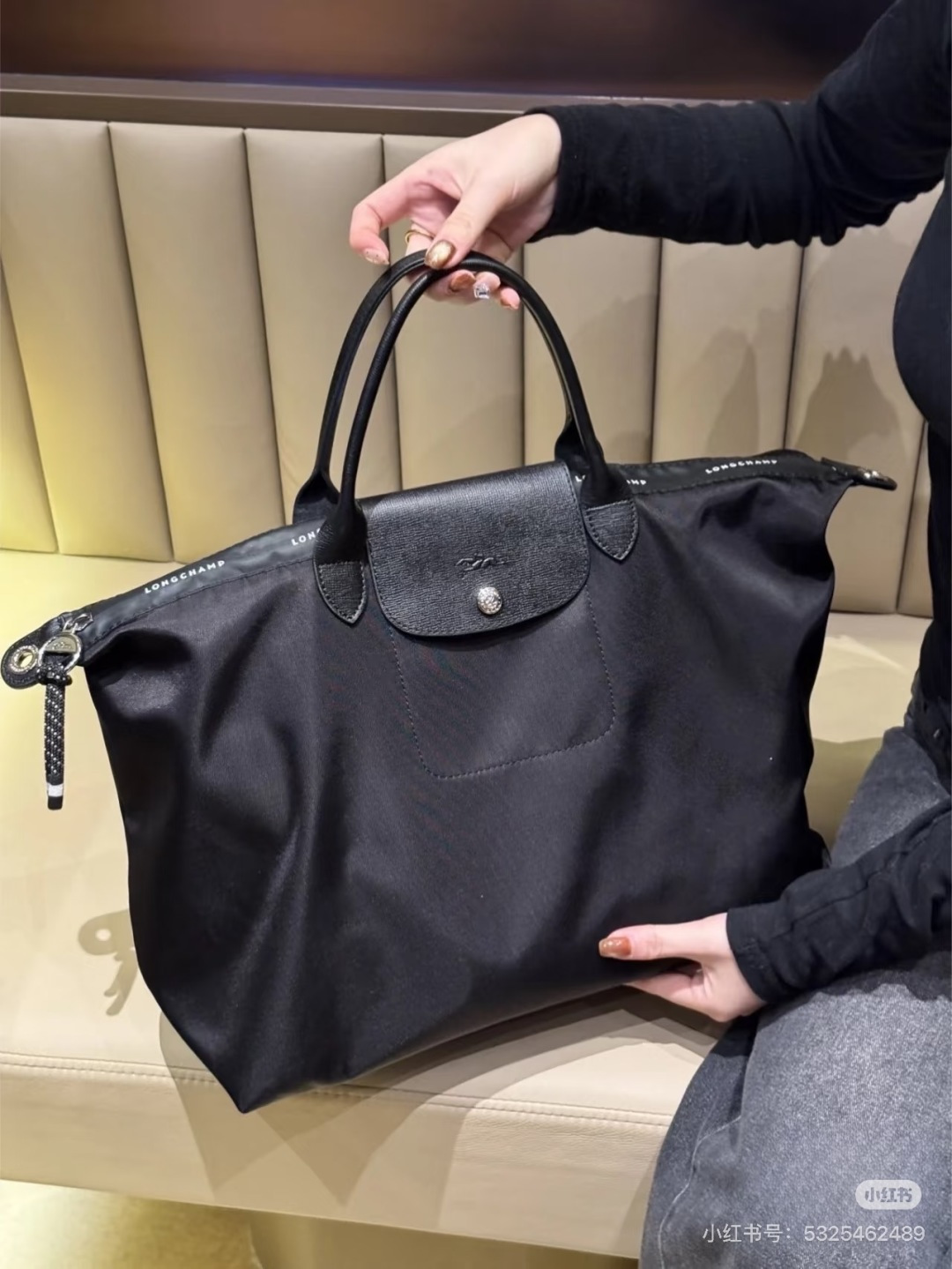 _dgH9s4M7-shQPzs2gA1g_XUJ3-ikryxMxnFq9kw