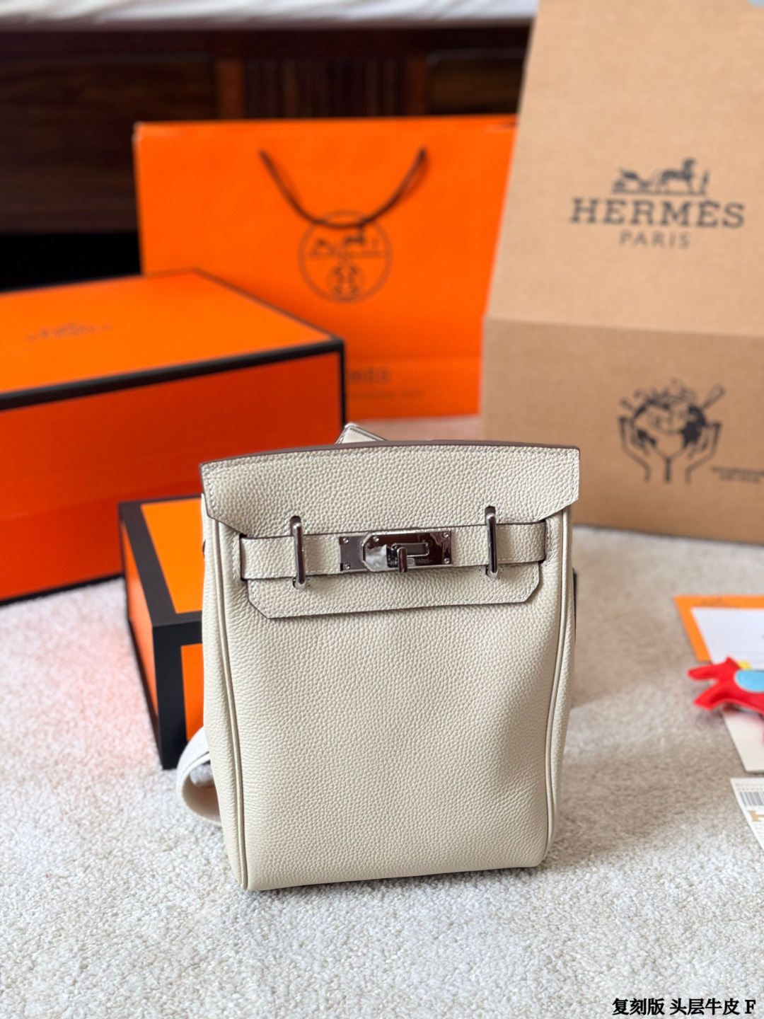 Hermes Jypsiere Cream crossbody everyday