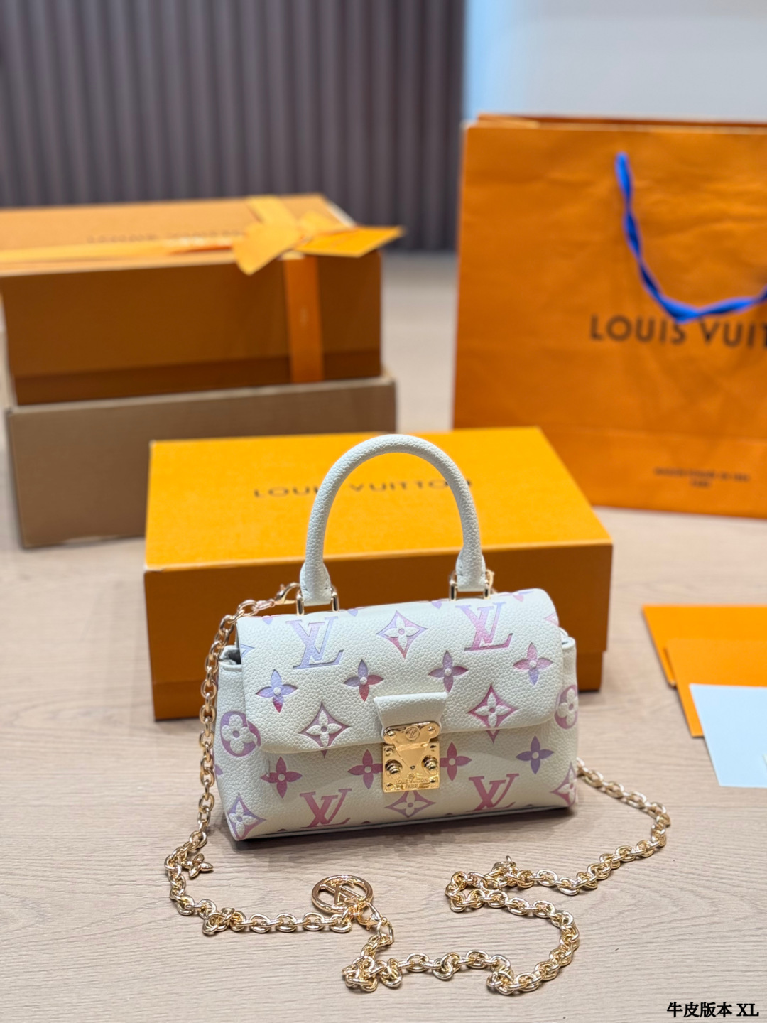 Cowhide Version P203 | Lv Chinese Valentine's Day Limited Nano Madeleine Handbag | 2lv Chinese Valentine's Day Limited Nano Madeleine Handbag, White Pebbled Cowhide + Pink And Purple Gradient Monogram Print, Full Of Girlish Feeling. The Gold Chain Is Detachable And Can Be Carried Cross-body. It Is Small And Exquisite, Perfect For Daily Commuting Or Dating The Lock Buckle Is A Classic Lv Metal Design, Full Of Details And Texture. Limited To Chinese Valentine's Day, Unique Color Scheme, High Collection Value, Fashionable And Practical, Really Worth Buying | Size 21 12cm