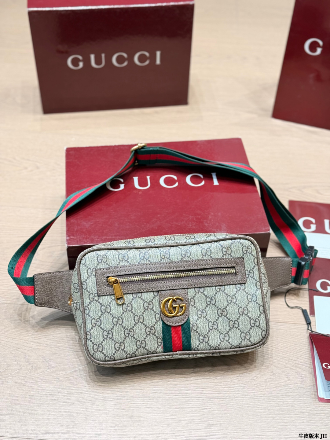 Cowhide Version P233 | Gucci Ophidia Presbyopic Camera Bag | Gucci Ophidia Series Camera Bag, Classic Gg Supreme Canvas + Red And Green Webbing, Retro And Fashionable The Metal Double G Logo Is Very Recognizable, The Shoulder Strap Is Adjustable, And It Can Be Worn On One Shoulder Or Cross-body. It Can Be Easily Used For Daily Commuting And Casual Outings. The Size Is Just Right And Can Fit In A Mobile Phone Or Wallet. It Is Practical And Versatile. It Is A Popular Model From Gucci. It Has Both Fashion And Function. I Really Recommend It. | Size 25 15cm