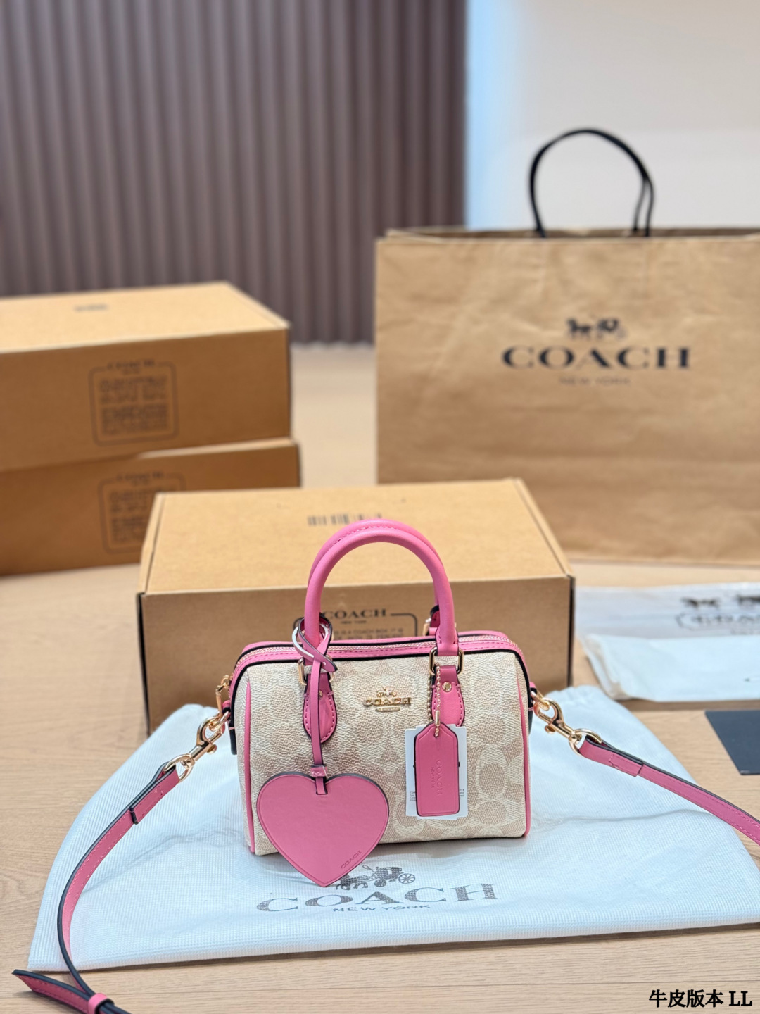 Versión en piel de vaca Coach Rowan nuevo modelo, original de Coach, bolso almohada, con herrajes originales …