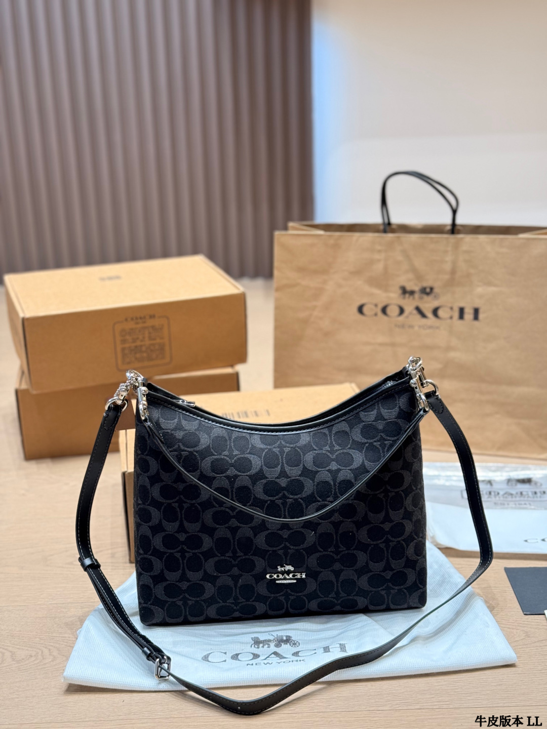 Tela original COACH ¡Nuevo! Laurel bolso vagabundo El clásico bolso luna de Coach, con más capacidad que el b…