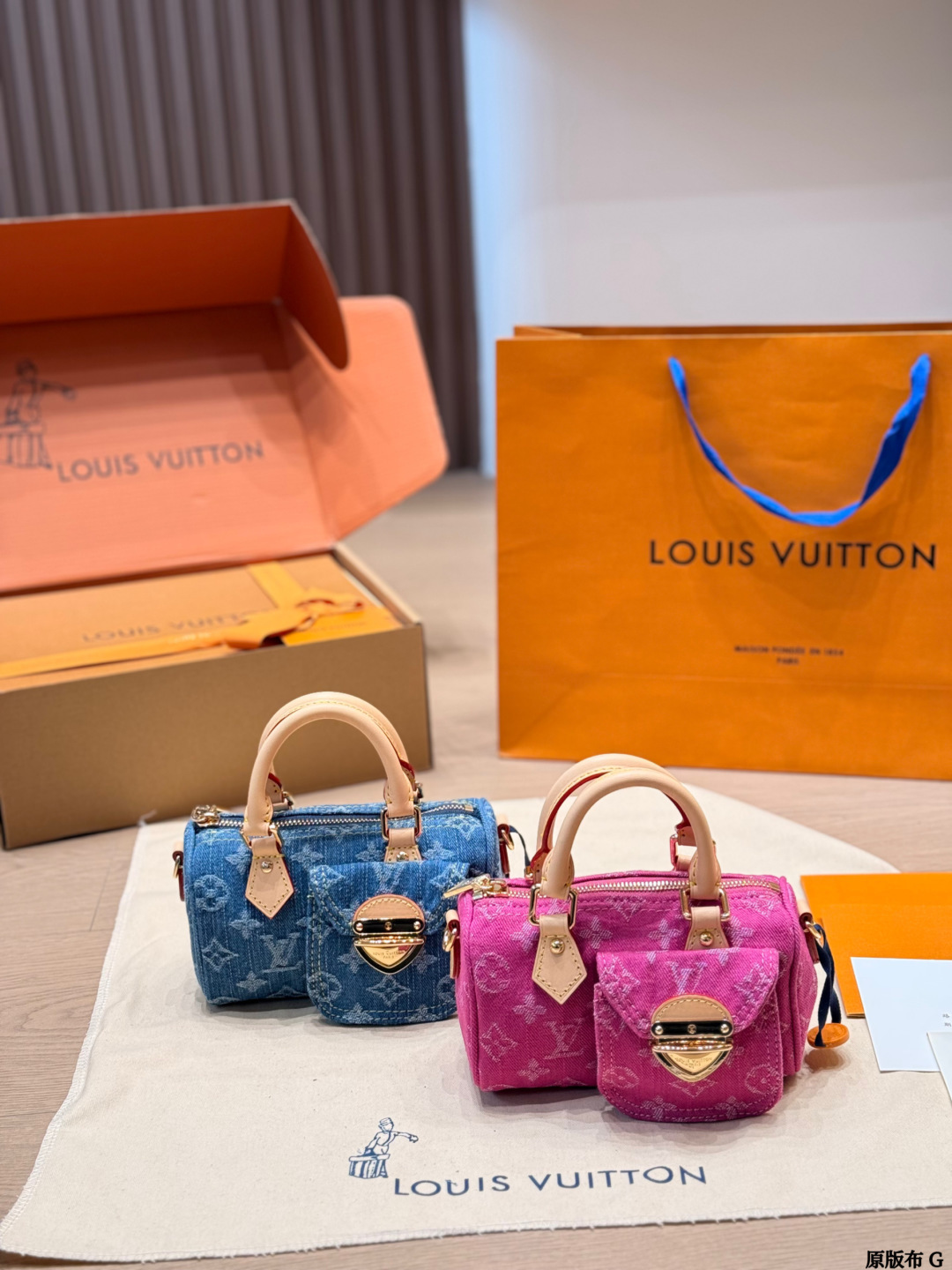 Fabric P315 | Lv Denim Denim Speedy Nano Handbag | Lv 2024 Spring And Summer Denim Denim Speedy Nano Handbag, Classic Monogram Presbyopic Embroidered Denim + Vegetable Tanned Leather Handle, Metal Shield Buckle Is Super Recognizable. Compact Boston Bag With Adjustable Shoulder Strap, Suitable For Hand-carrying Or Cross-body Carrying, Lightweight And Practical Denim Denim Material Is Wear-resistant And Durable, And Has A Retro American Style. It Can Be Easily Used For Daily Outings And Casual Occasions. It Is Fashionable And Versatile | Size 16 9cm