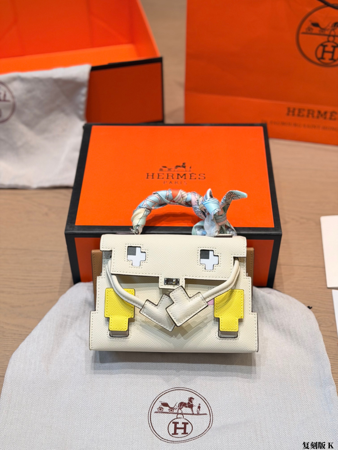 Hermes Kelly Doll Picto Craie Beige multicolor crossbody everyday