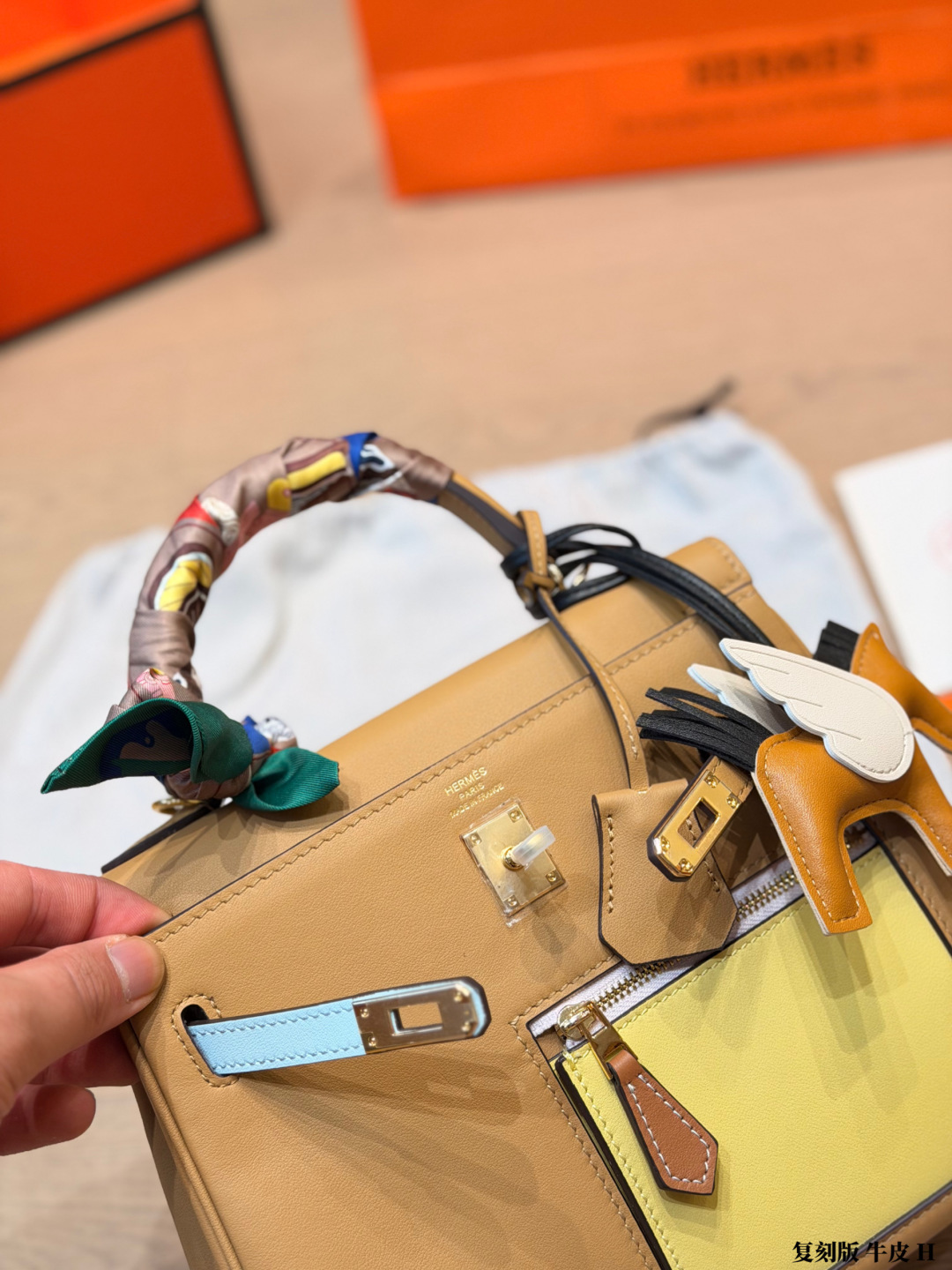 Hermes Kelly Beige with yellow pocket shoulder everyday