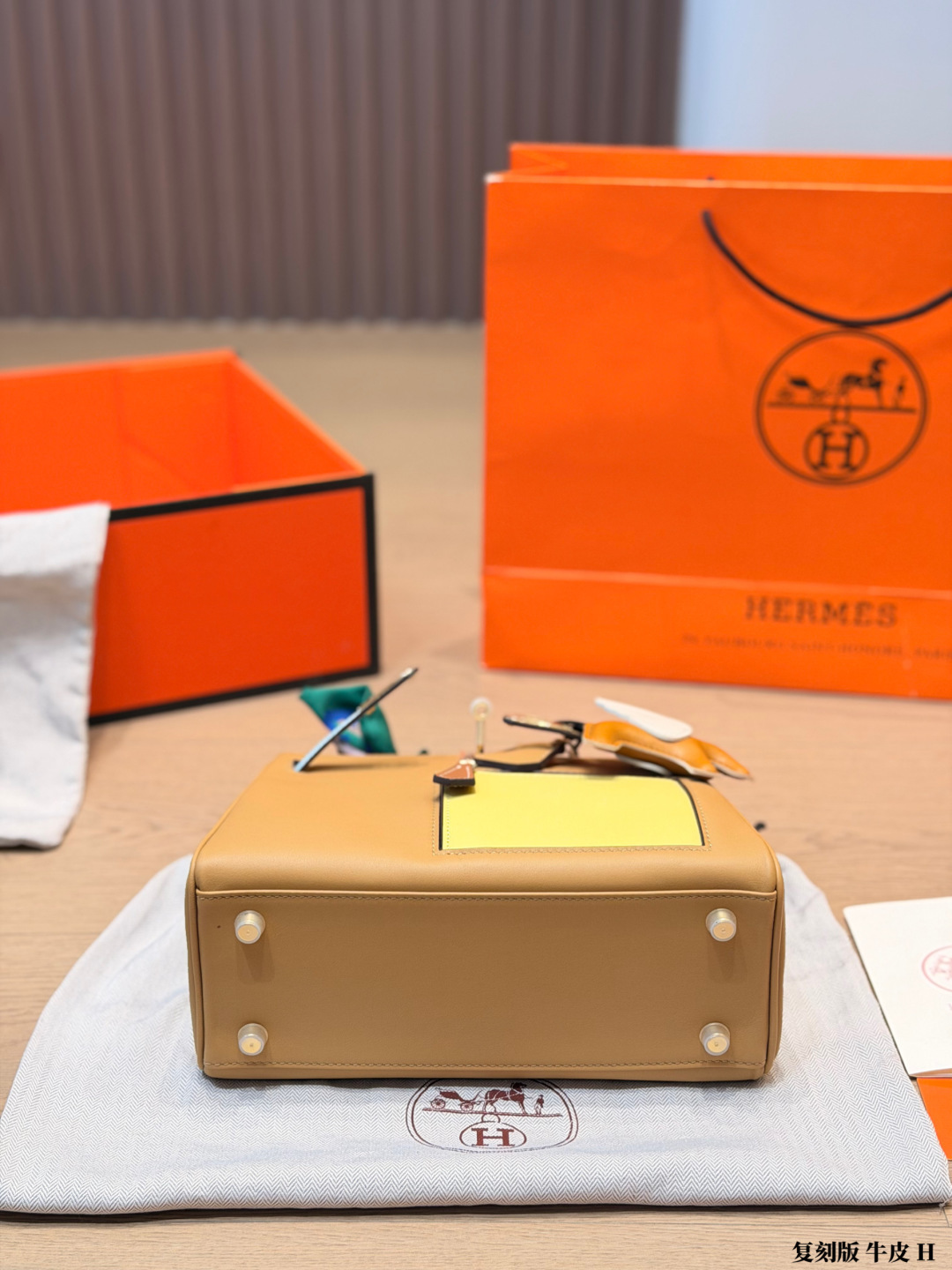 Hermes Kelly Beige with yellow pocket shoulder everyday