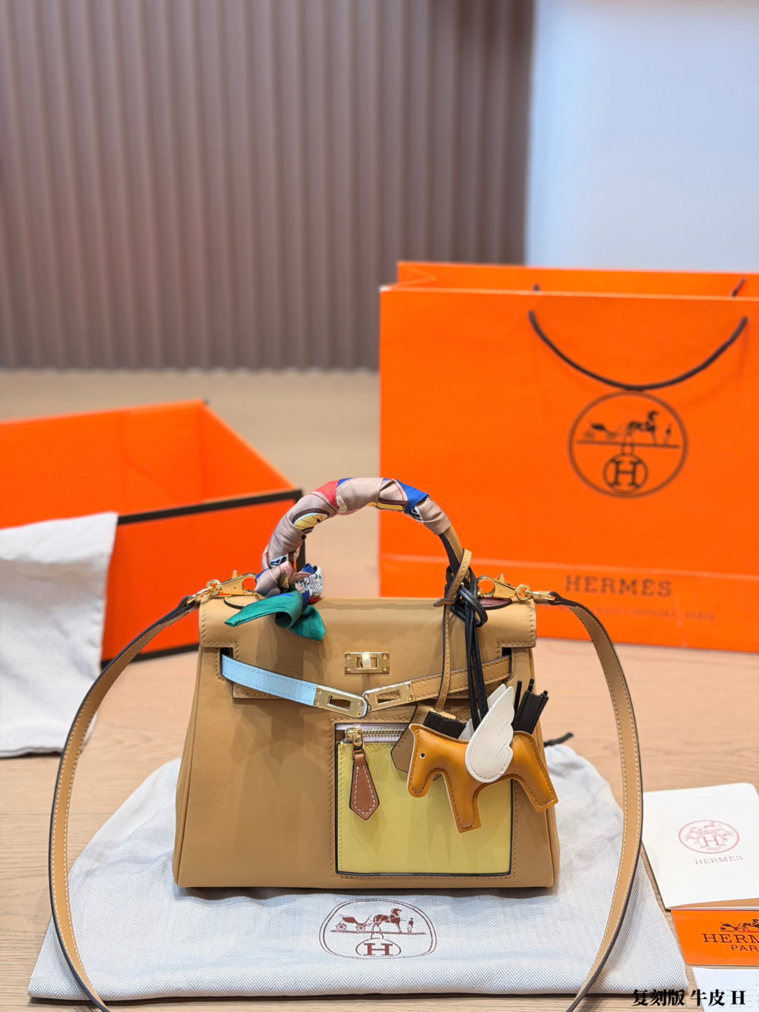 Hermes Kelly Beige with yellow pocket shoulder everyday