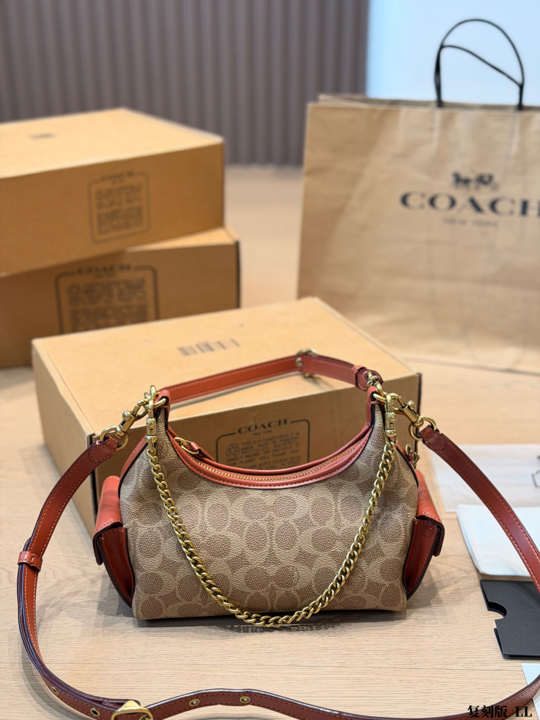 COACH bag Coach Hobo ​​ C logo + — photo 2