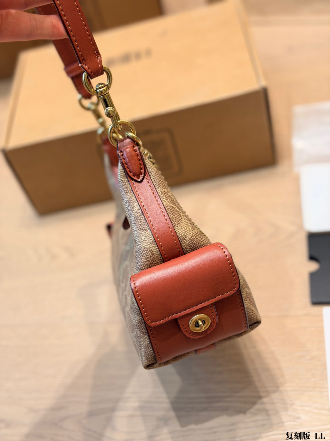 COACH bag Coach Hobo ​​ C logo + — photo 6