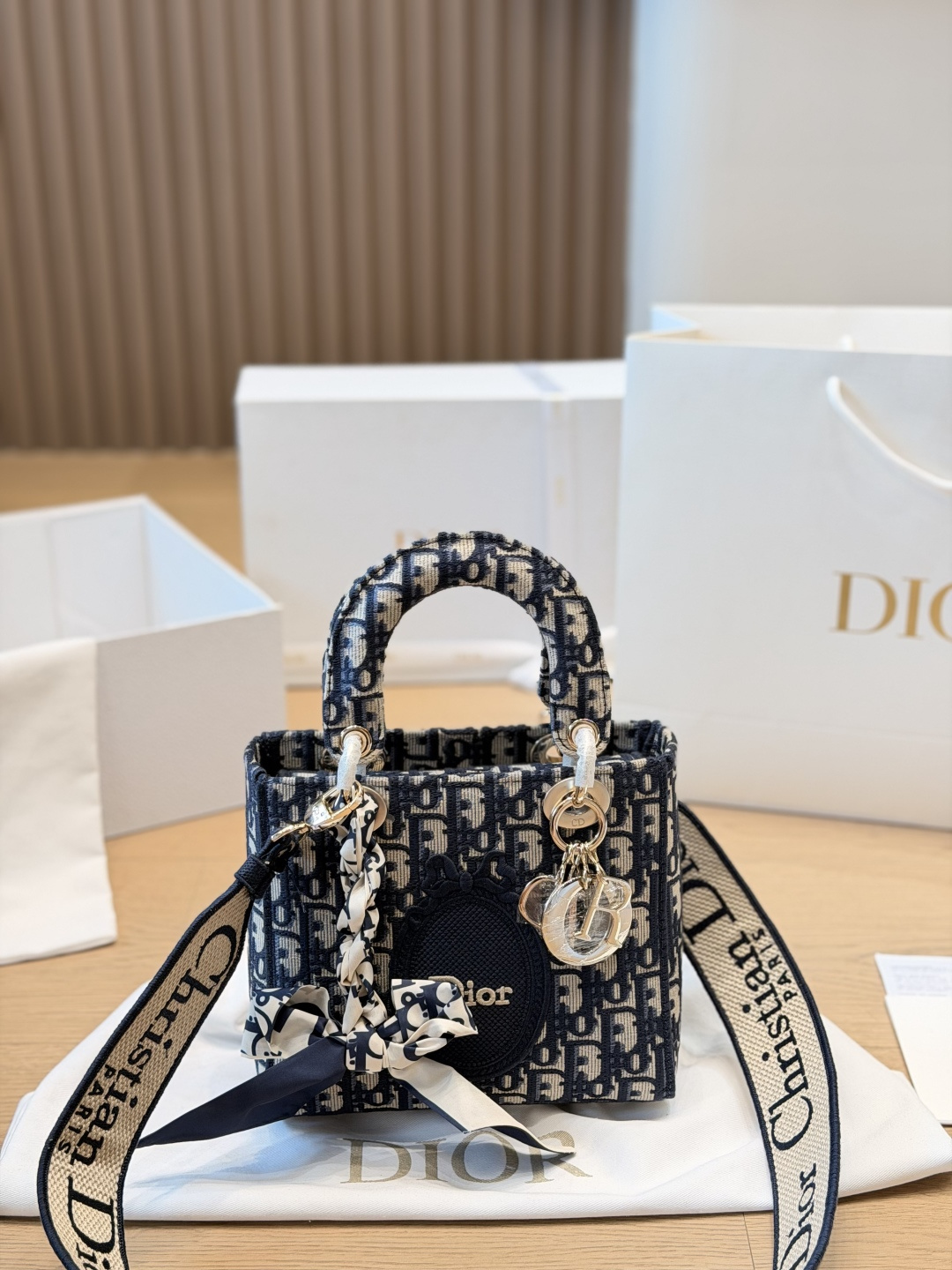 Dior Lady Blue Oblique everyday