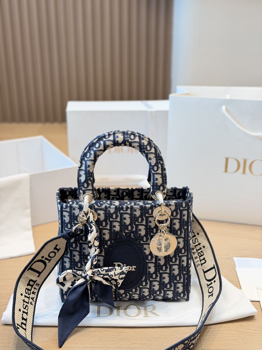 Dior Lady Blue Oblique everyday
