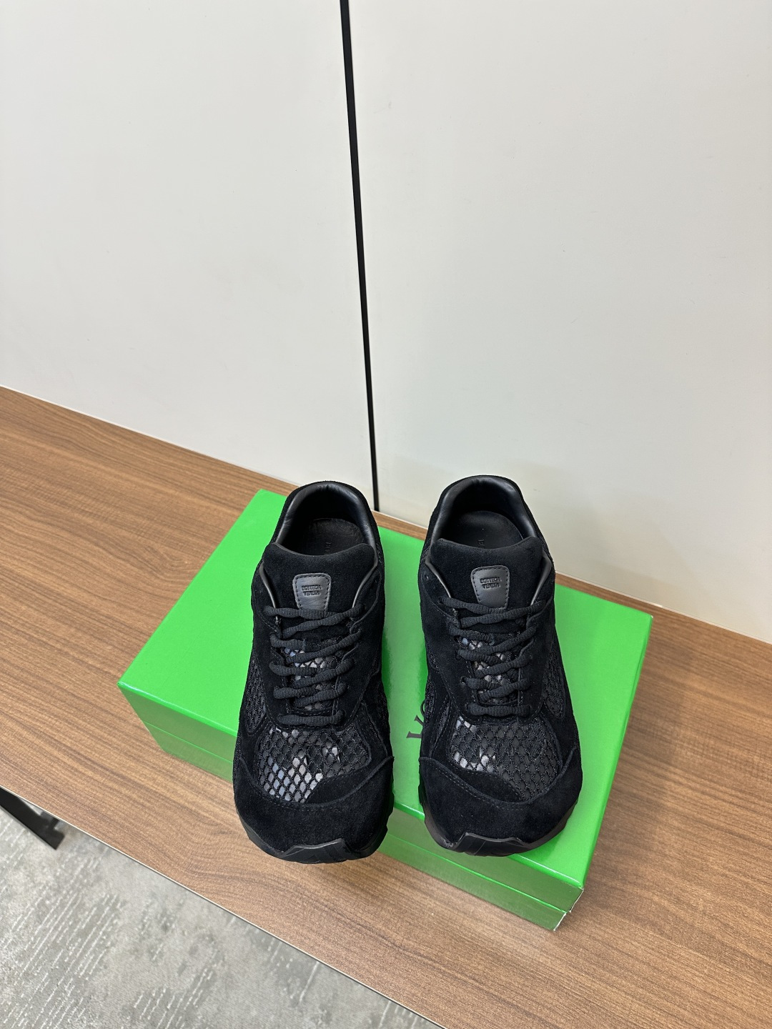 NO:235104,Batch Top version Orbit sneakers Wang Yibo Same style couple dad shoes Runner sneakers, using lightweight technology mesh fabric. Matched with geometric patterns to design rubber outsole. Identify the bagging process. The actual height increases a lot, but it still makes the legs look thin and very playful and durable. Benchmark the counterpart bagging process. Identify the high version. The outsole uses color-blocking TPU outsole for women. 35 36 37 38 39 40 41 (customized by 40 41) Configure the original packaging, dad shoes, sneakers19860909批 顶级版本 Orbit运动鞋 王一博 同款 情侣款老爹鞋 Runner运动鞋,采用轻质科技网布面料. 搭配几何图案设计橡胶外底. 认准套包工艺 实际增高很多哦,还是一样显腿细非常nice耐玩耐造 对标对版套包鞋工艺 认准高版本 大底选用拼色TPU大底 女款 35 36 37 38 39 40 41（40 41定制） 配置原版包装,老爹鞋,sneakers,Women's Shoes