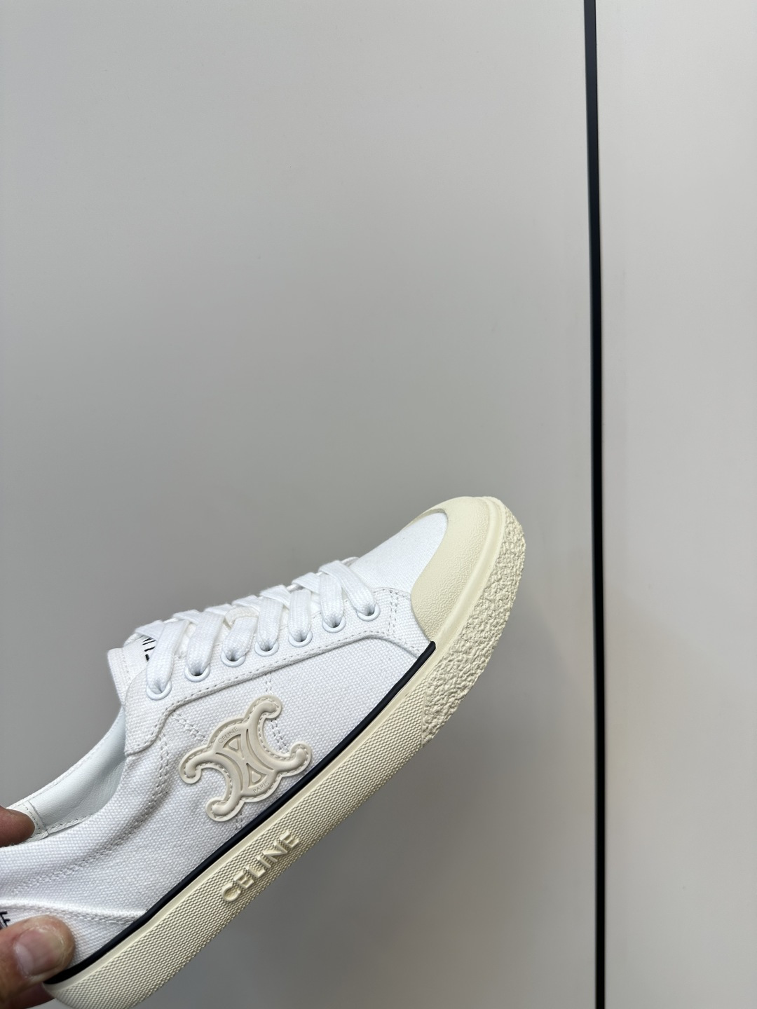 Celine Zeline 25s’ New Quilk Gate Canvas Shoes Review: Stylish German-Designed Flats - 图片 6