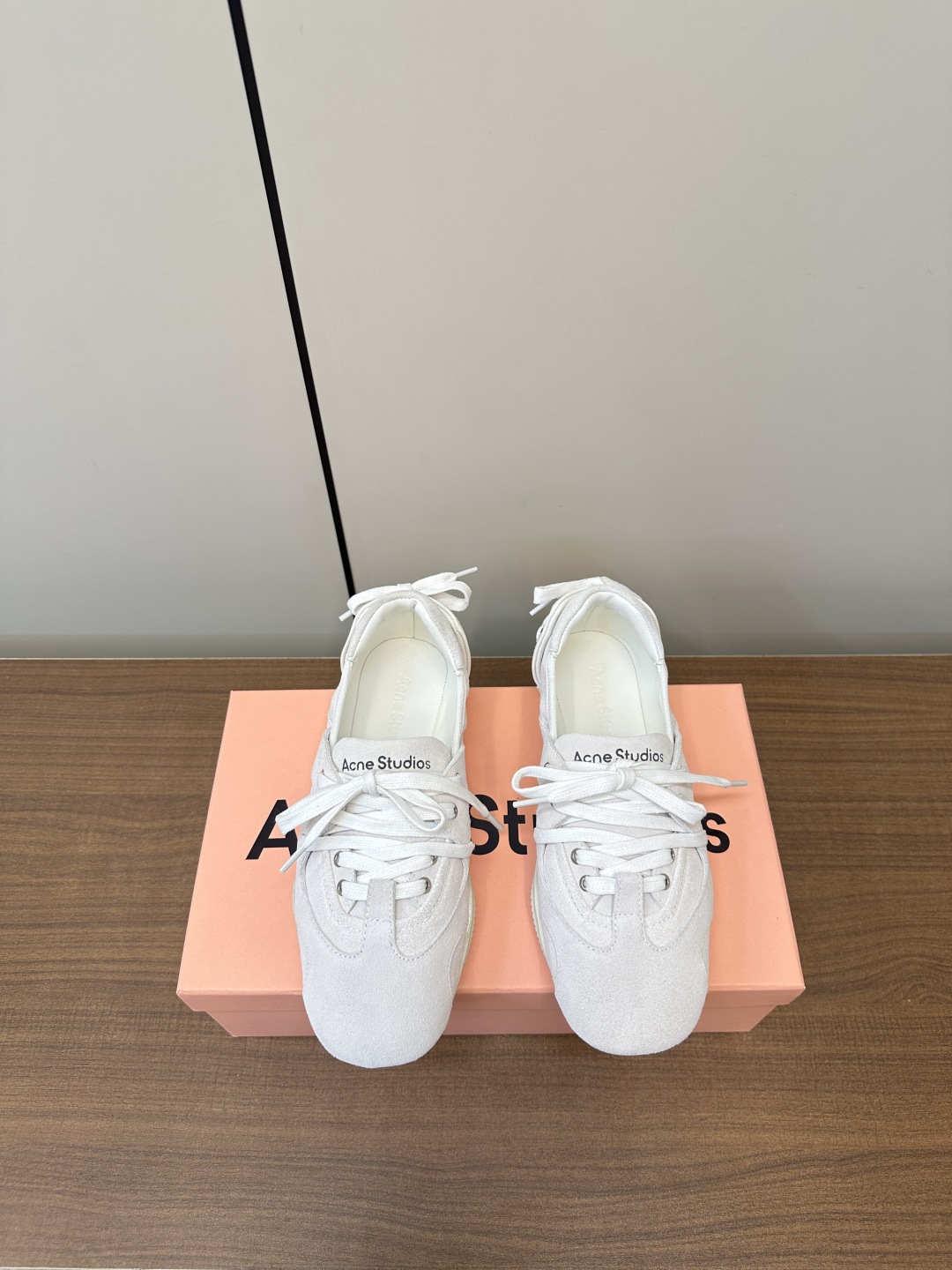 “Acne Studios Introduces New Ballet Shoes with Unique Fabrics and Design” - 图片 1