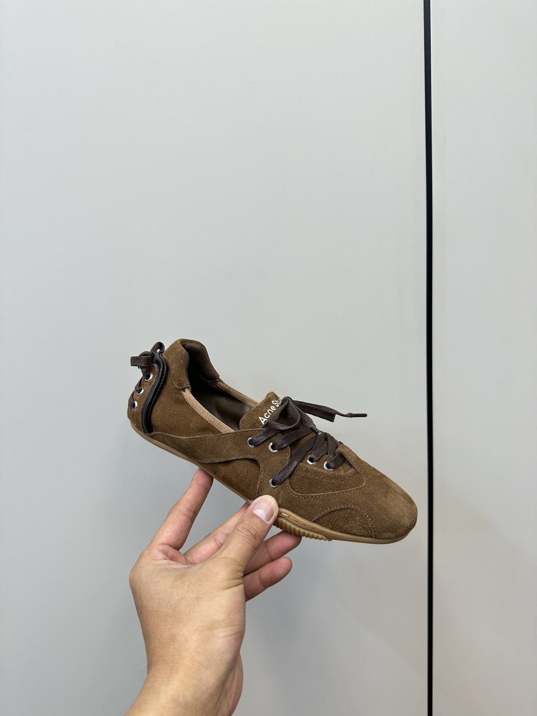 “Acne Studios: New Ballet Shoes with Unique Fabrics and Style” - 图片 5
