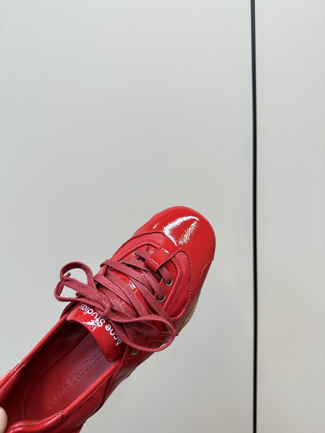 “Acne Studios: New Ballet Shoes with Unique Fabric and Design” - 图片 7