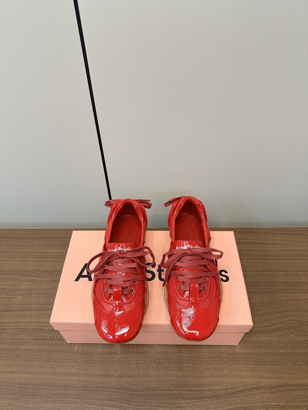 “Acne Studios: New Ballet Shoes with Unique Fabric and Design” - 图片 1