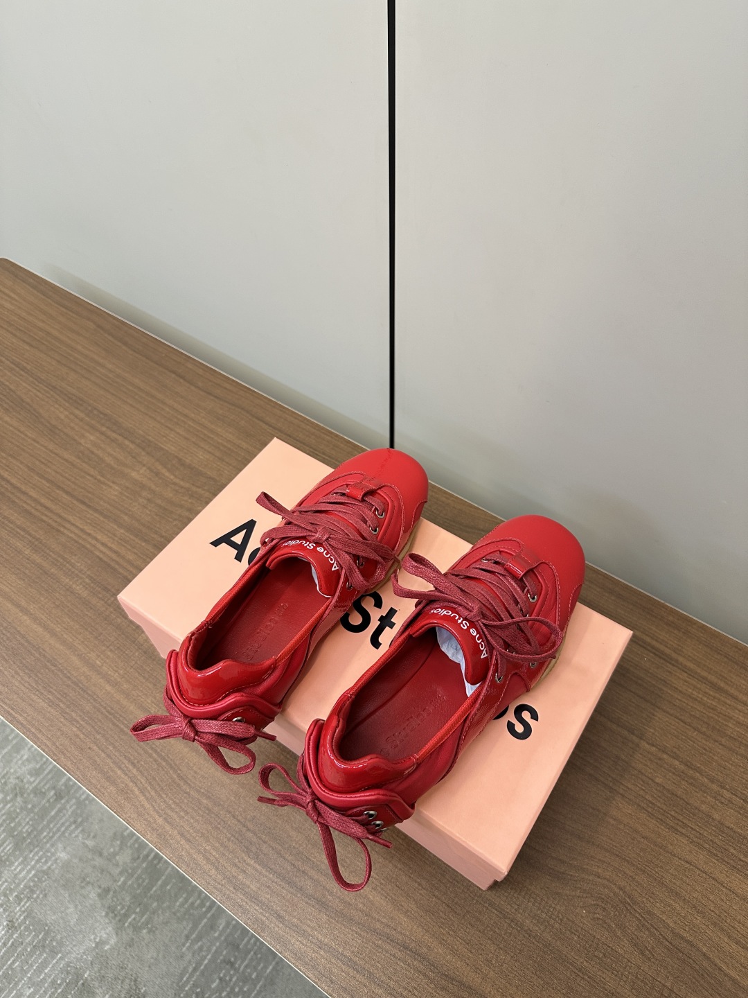 “Acne Studios: New Ballet Shoes with Unique Fabric and Design” - 图片 4